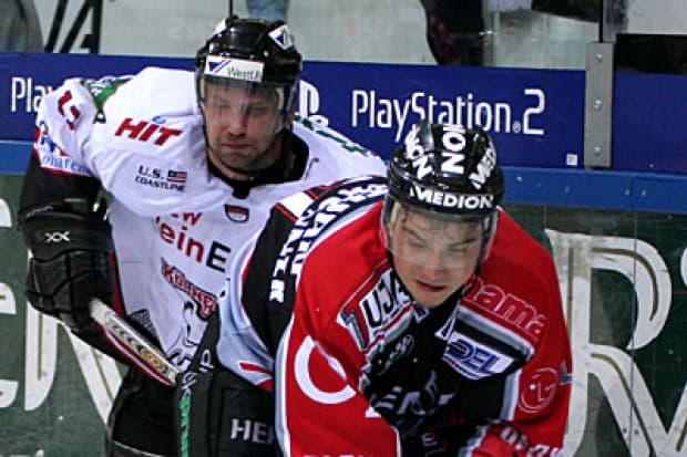 Erbitterter Kampf um den Puck, Lüdemann und Langenbrunner