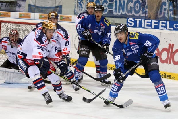 Alleine die Reihe um Thomas Greilinger, Bob Wren und Rick Girard hatte 9 Schüsse zu verzeichnen. Foto: Stefan Bösl - www.kbumm.de