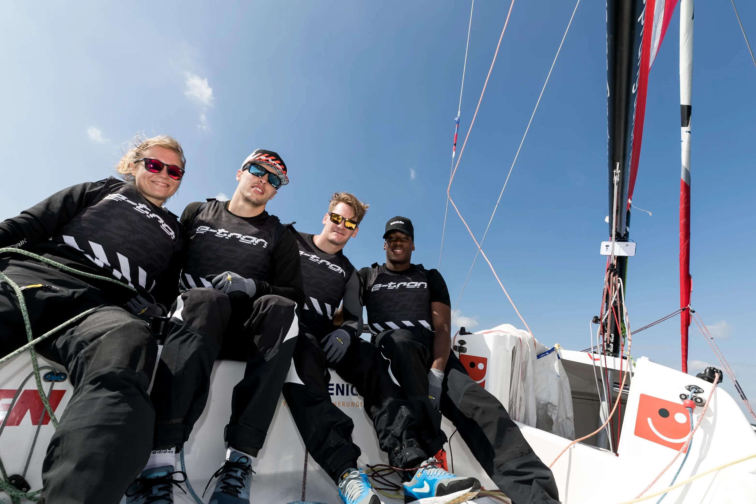 Fabio Wagner, Laurin Braun und Freddy Ananou auf hoher See.

Foto: Audi AG / Richard Walch