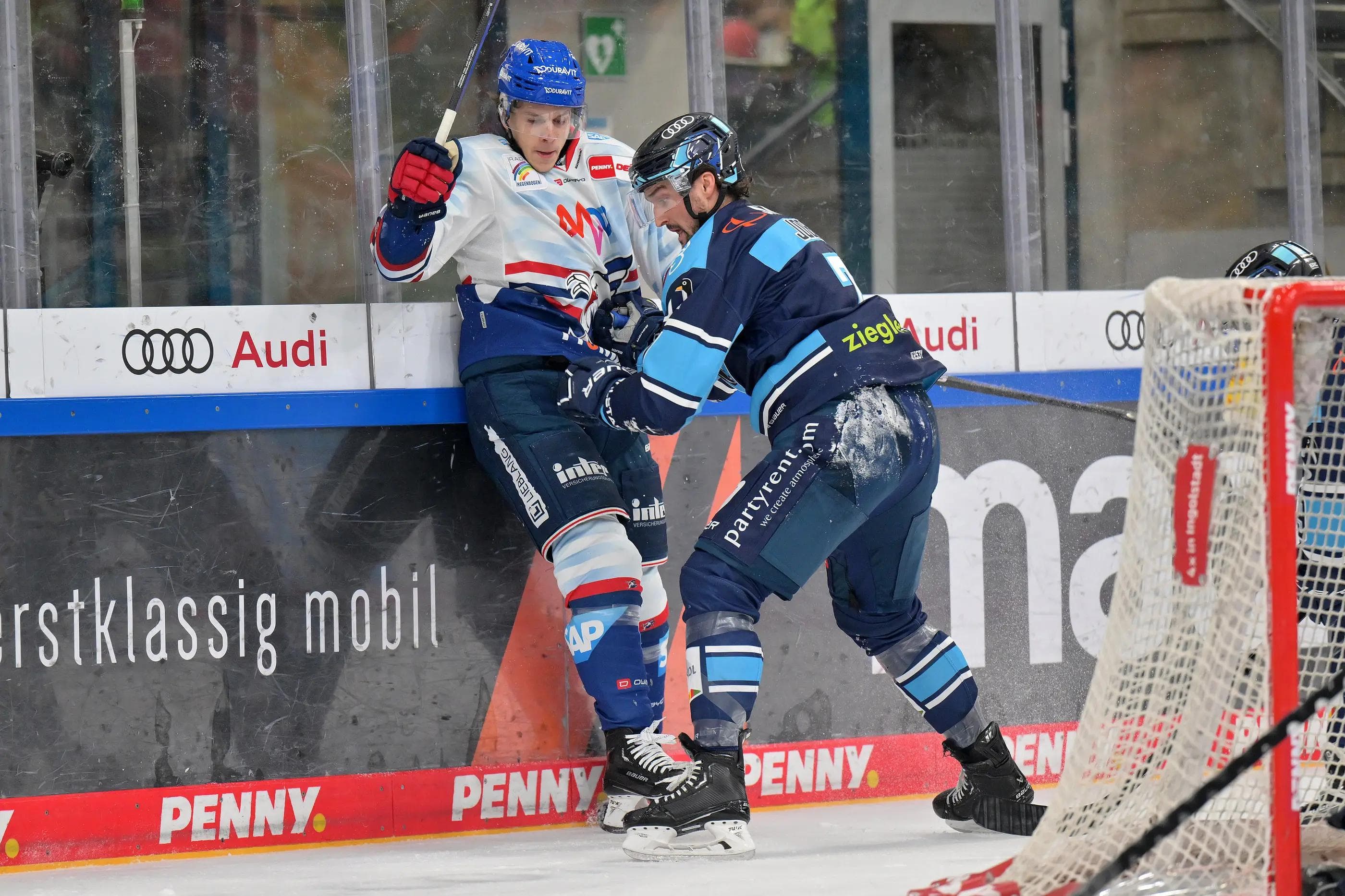 Den Adler-Angriff abwehren: Colton Jobke und die Panther wollen Tabellenplatz zwei verteidigen.
Foto: Johannes Traub/JT-Presse.de