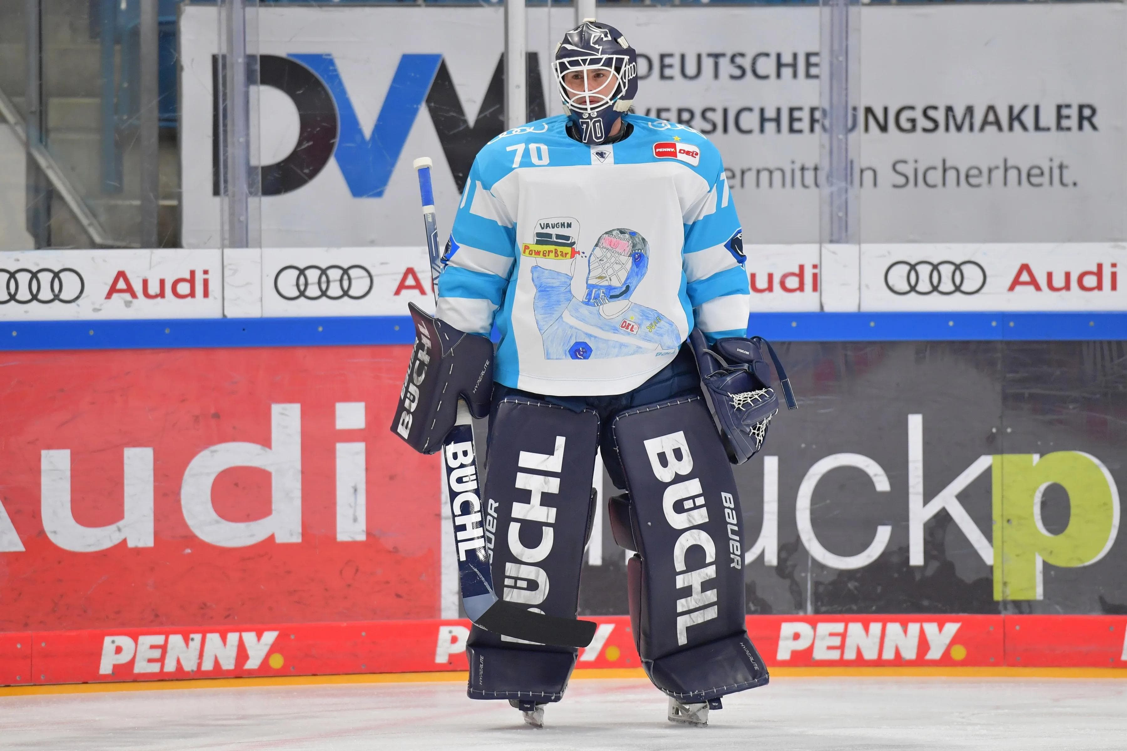 Unter anderem das Warmup-Trikot von Danny Taylor steht zur Auktion.
Foto: Johannes Traub/JT-Presse.de