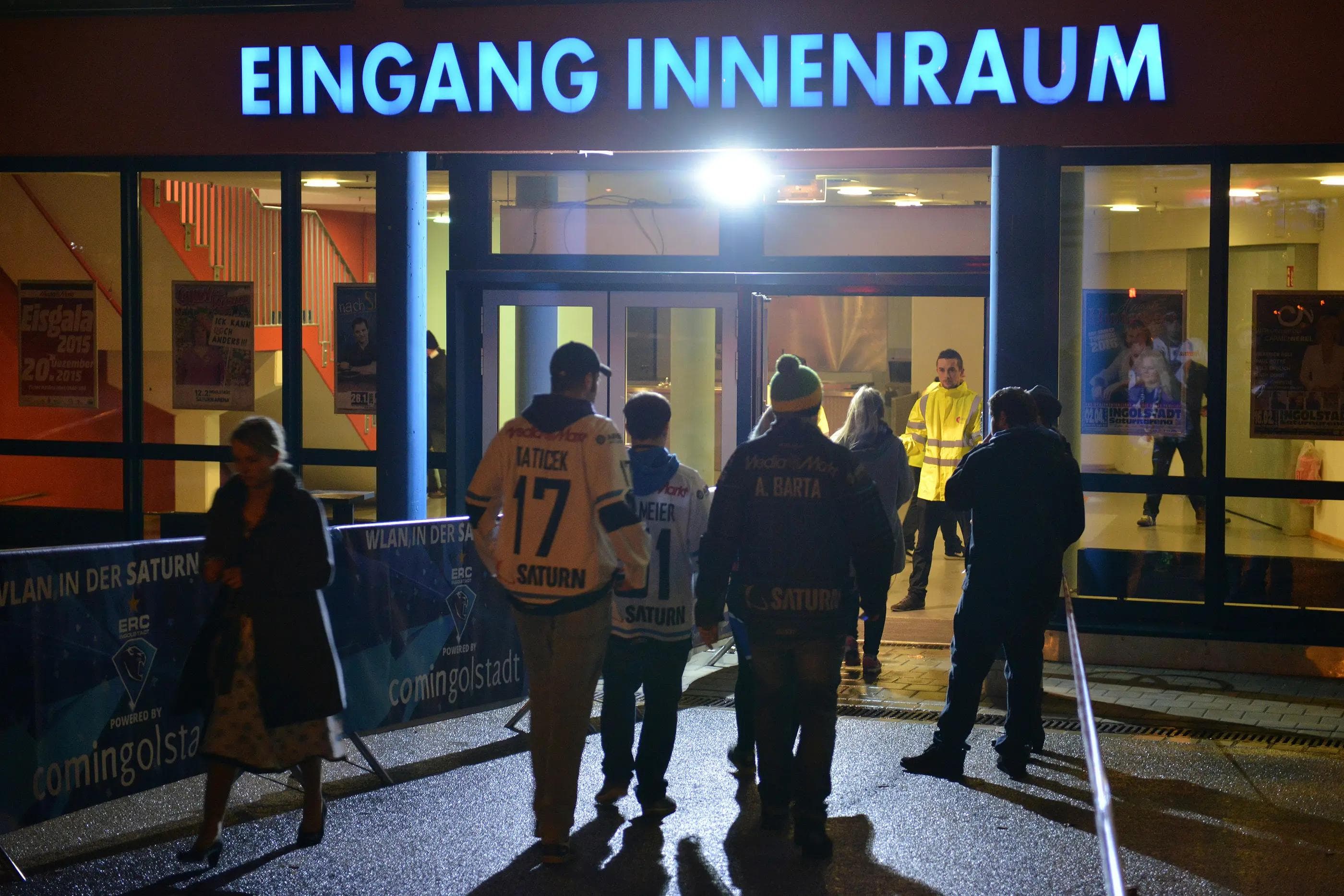 Am Eingang Innenraum steht eine weitere Teststation zur Verfügung.
Foto: Johannes Traub/JT-Presse.de