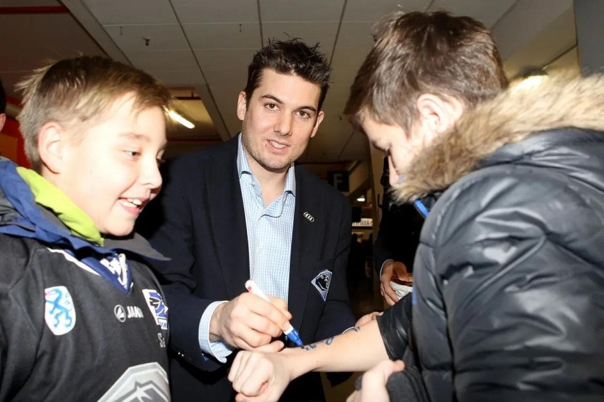 Ross bei einer Autogrammstunde. Foto: Bösl / kbumm.de