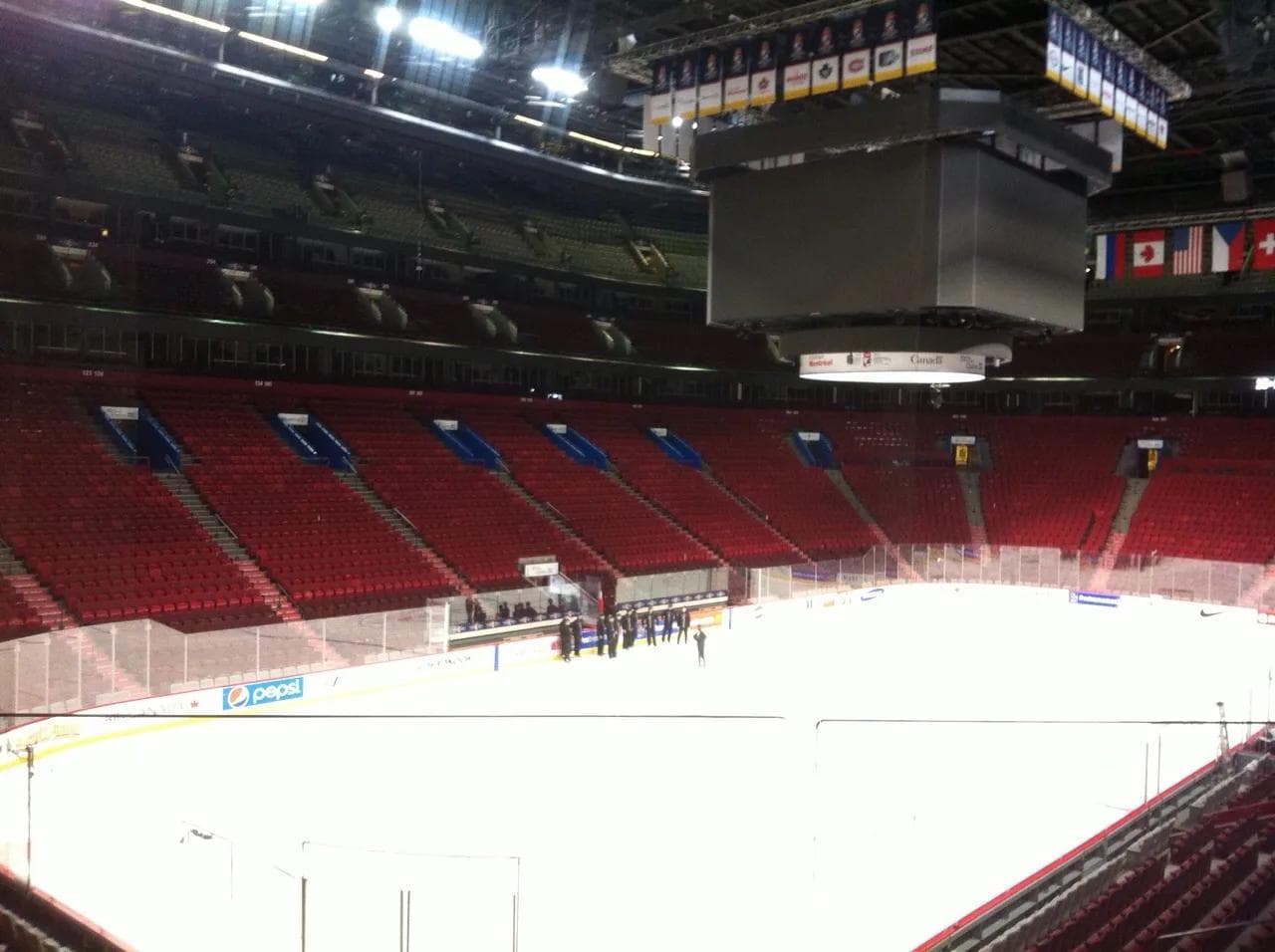 Gut 21.000 Zuschauer passen in die Halle, in der der legendäre NHL-Club Montreal Canadiens seine Heimspiele absolviert. Foto: Schmidpeter