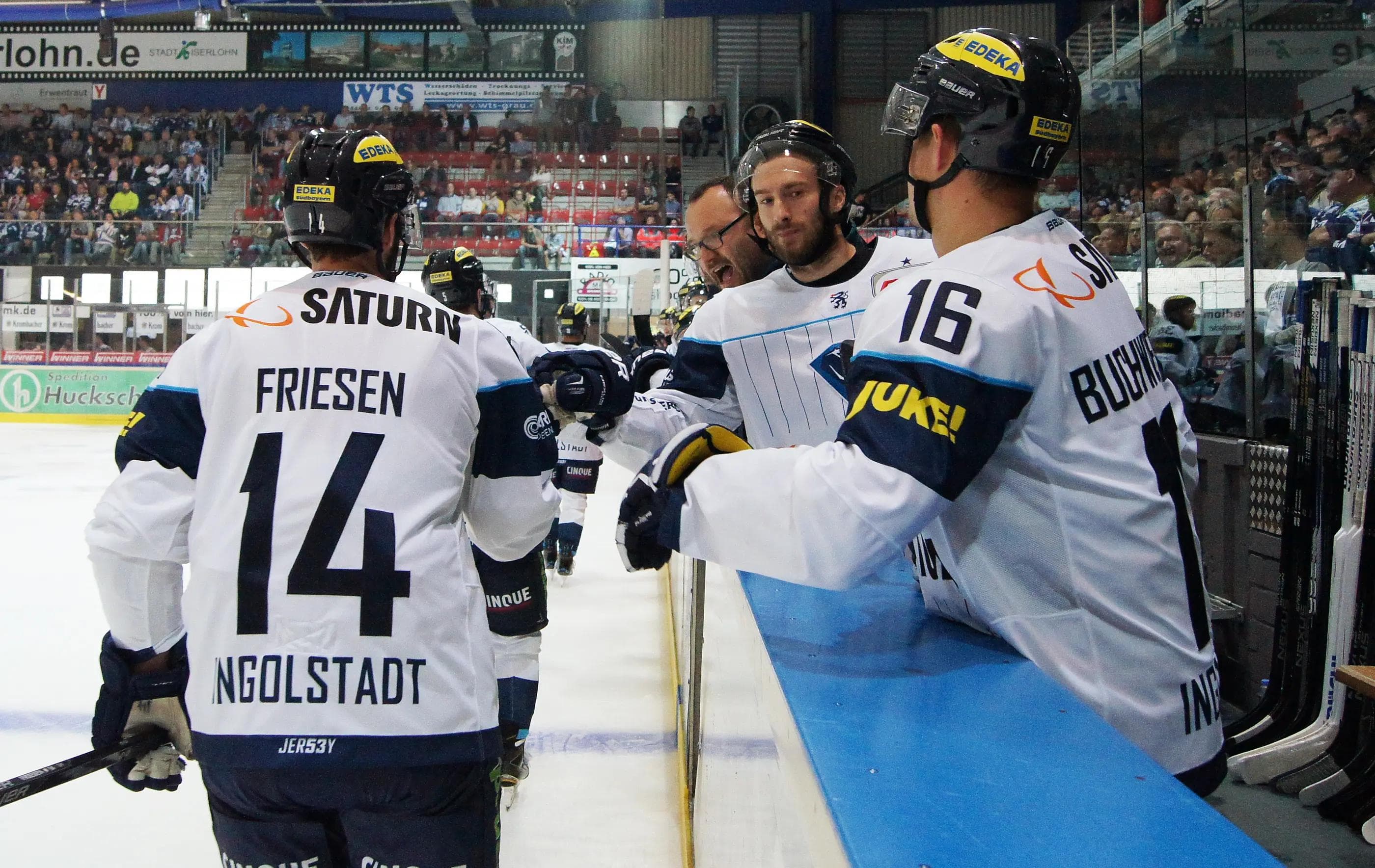 Die Panther jubelten in Iserlohn sechsmal - fünf Mal während des Spiels und einmal zu Spielende. Foto: Iserlohn Roosters via City Press