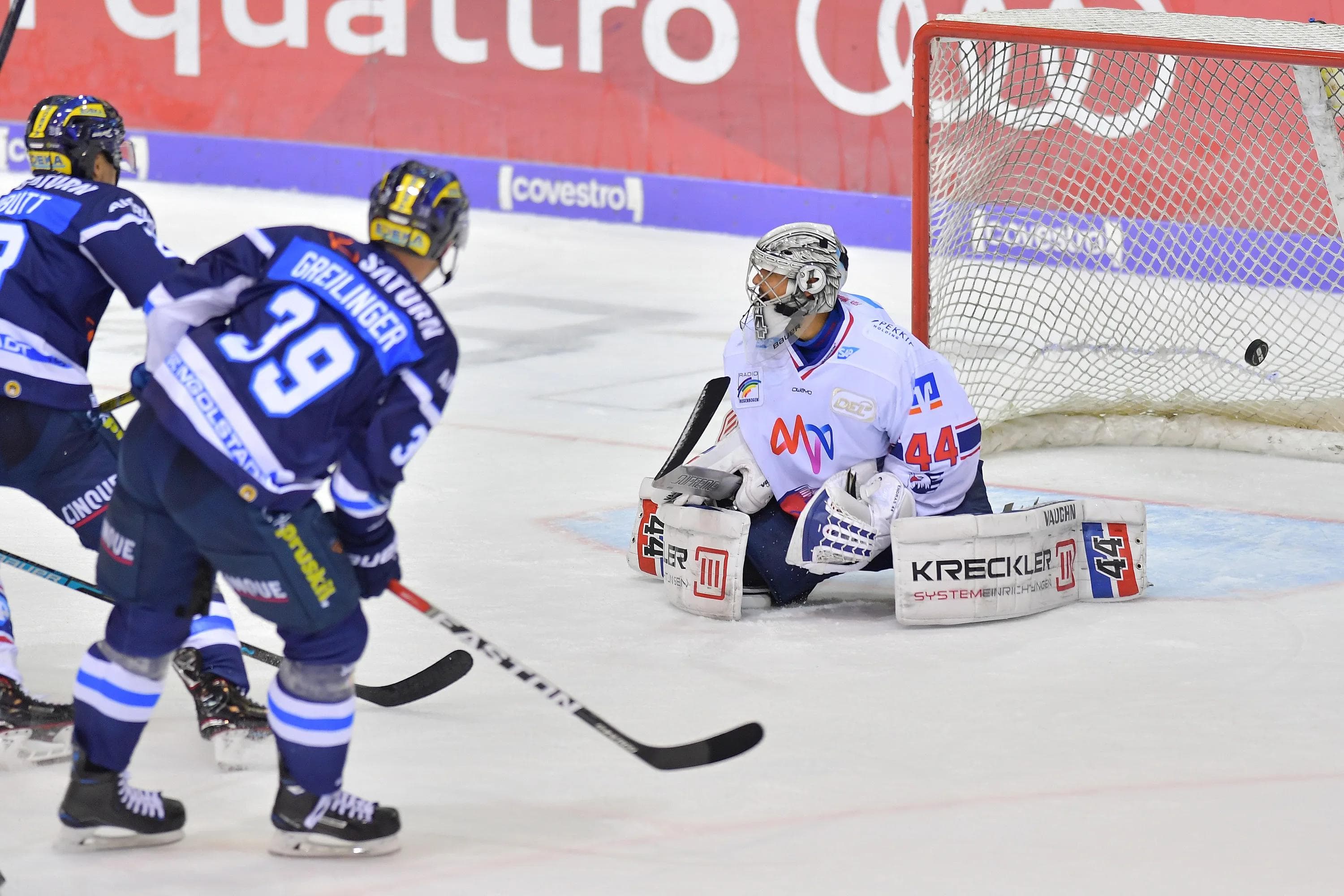 In diesem Moment schlug es ein: Thomas Greilinger mit dem Siegtor gegen Mannheim.
Foto: Johannes TRAUB / ST-Foto.de