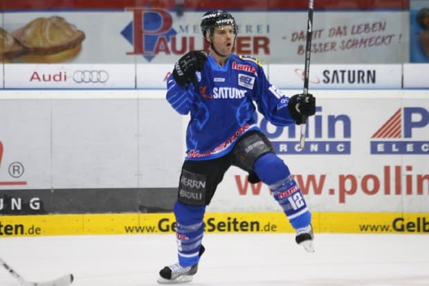 2:0 durch Tyler Bouck, der nach seiner Matchstrafe wieder mitwirken durfte und zeigte wie wichtig er für das Team ist. Foto: Stefan Bösl - www.kbumm.de