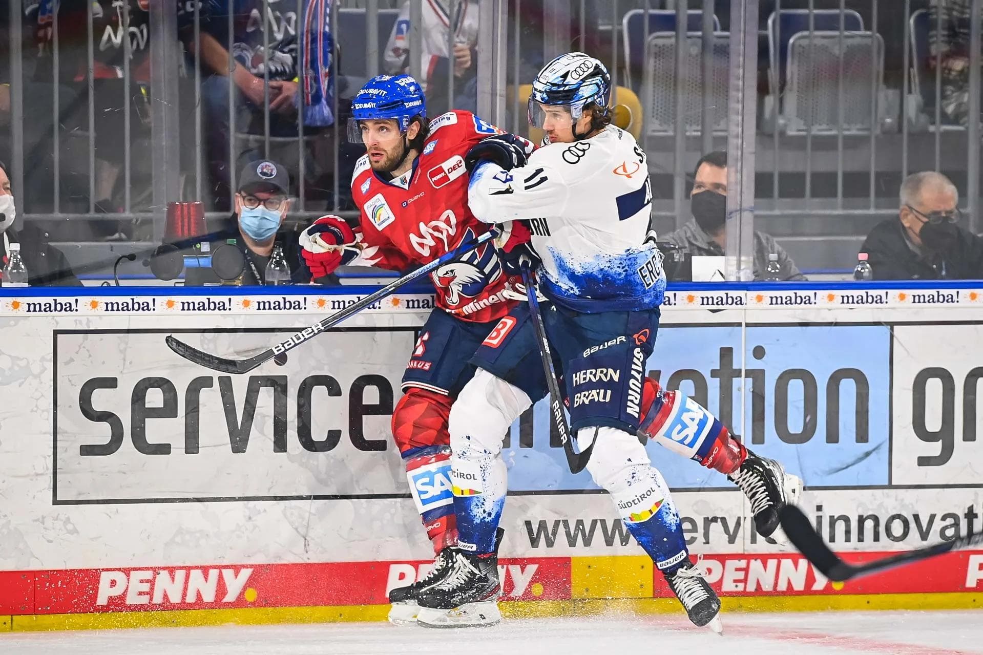 Louis-Marc Aubry und die Panther wollen die Adler morgen in Schach halten.
Foto: DEL-Photosharing