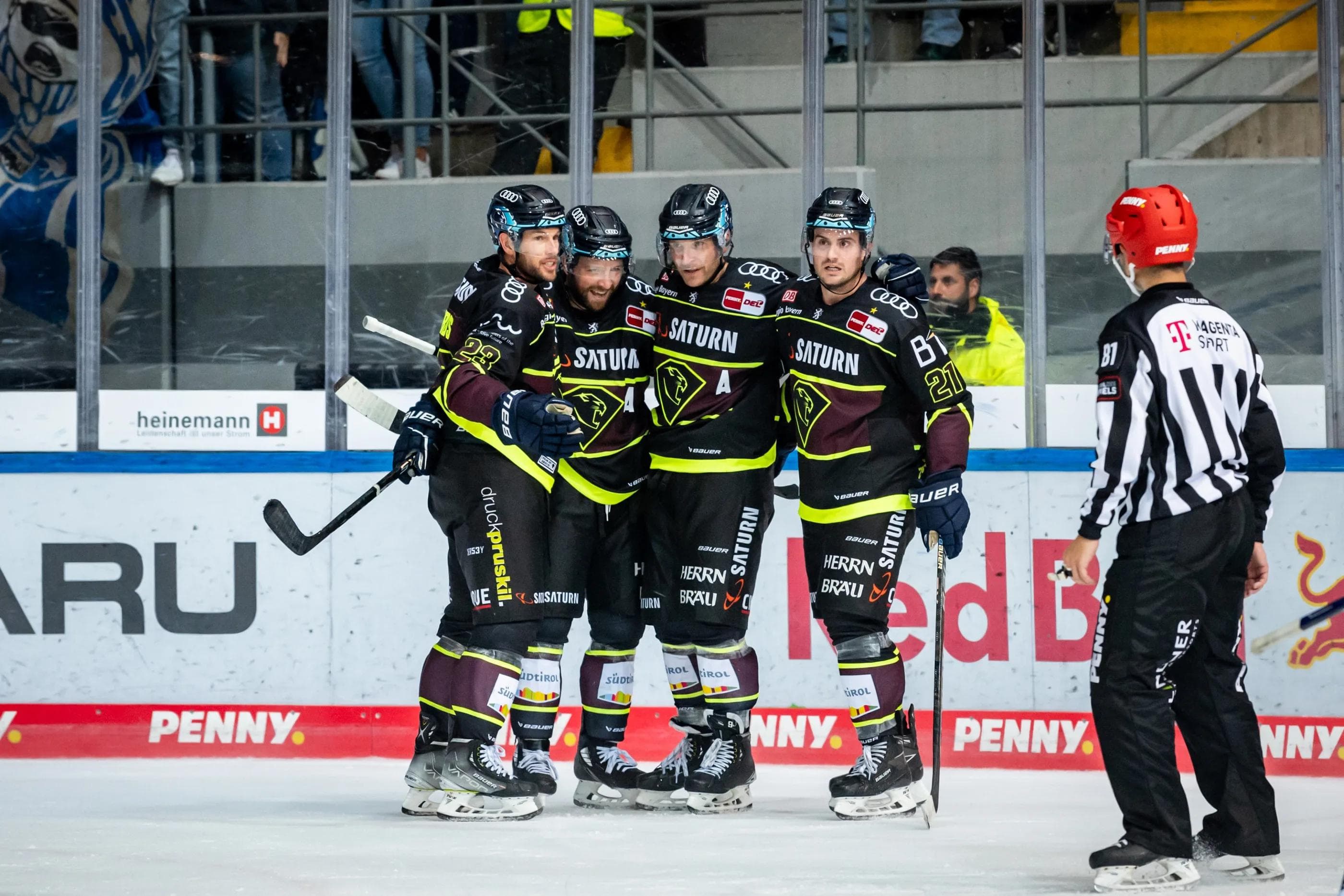 Ab sofort erhältlich: Das von Mirko Höfflin gestaltete dritte Trikot.
Foto: Johannes Traub/JT-Presse.de