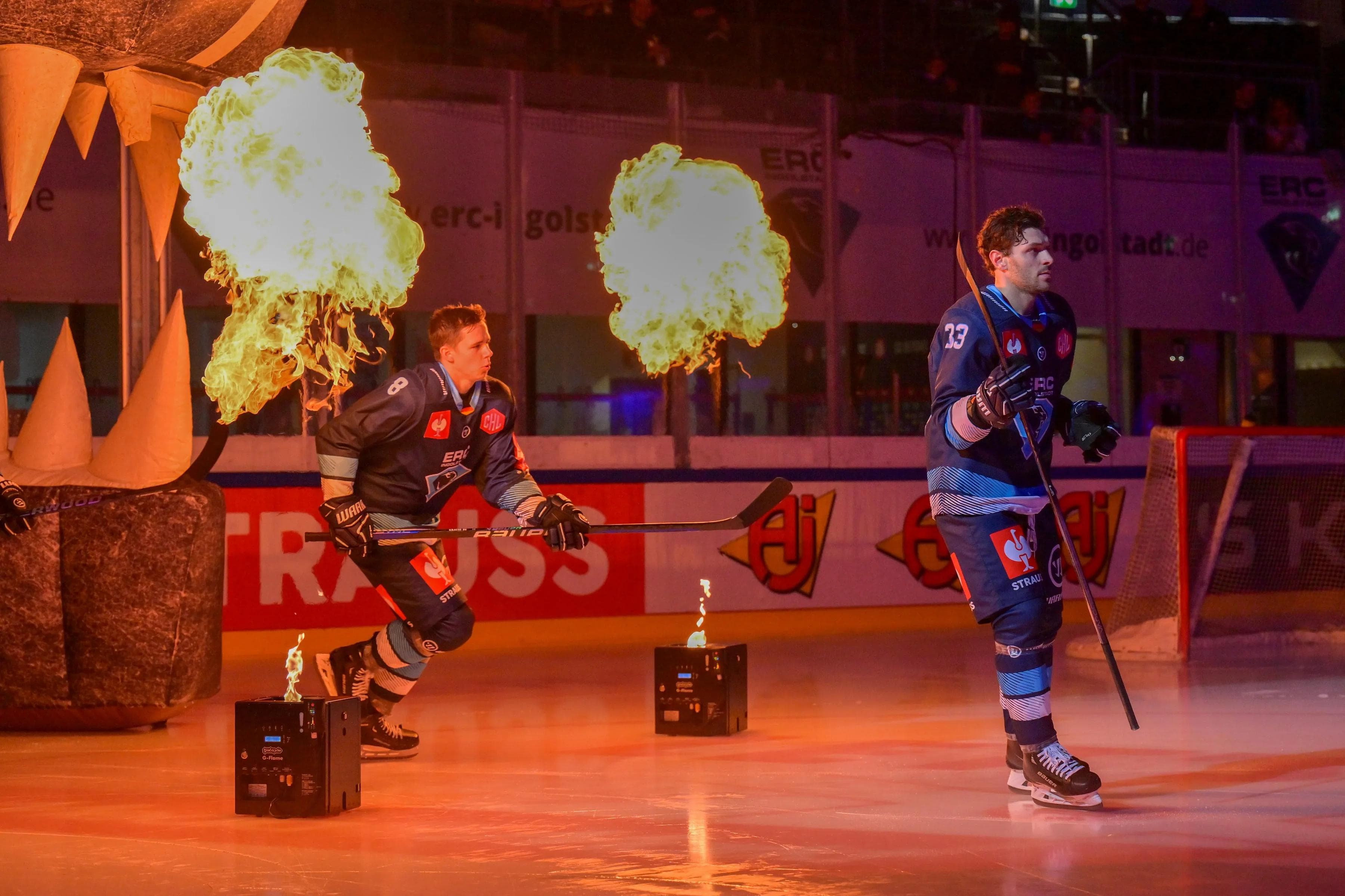 Es wird wieder heiß in der SATURN-Arena.
Am Freitag spielt der ERC zum ersten Mal daheim!
Foto: Johannes Traub/JT-Presse.de
