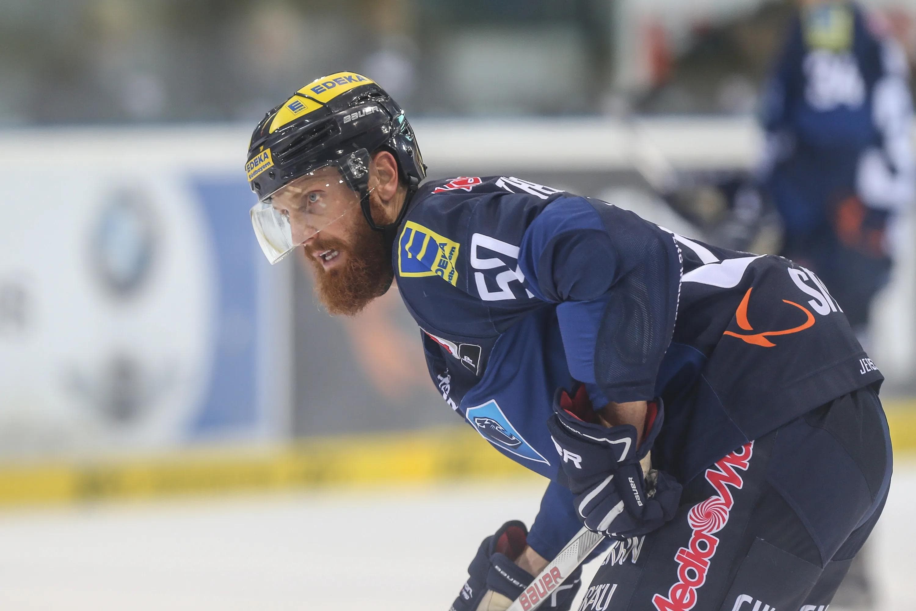 Thomas Pielmeier und seine Reihenpartner Björn Barta und Marc Schmidpeter bekamen von den Trainern zuletzt Lob für ihre giftige Spielweise. Foto: Strisch/Traub