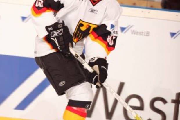 Neben Yannic Seidenberg steht auch ERC-Verteidiger Michael Bakos im Aufgebot des Trainingscamps.