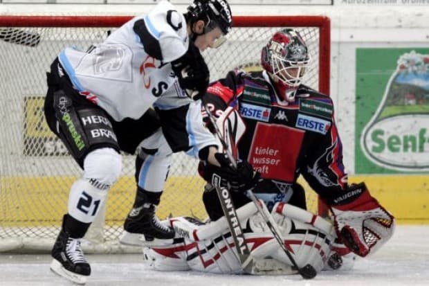 Christoph Melischko scheitert an Seamus Kotyk. Bild: Max Pattis