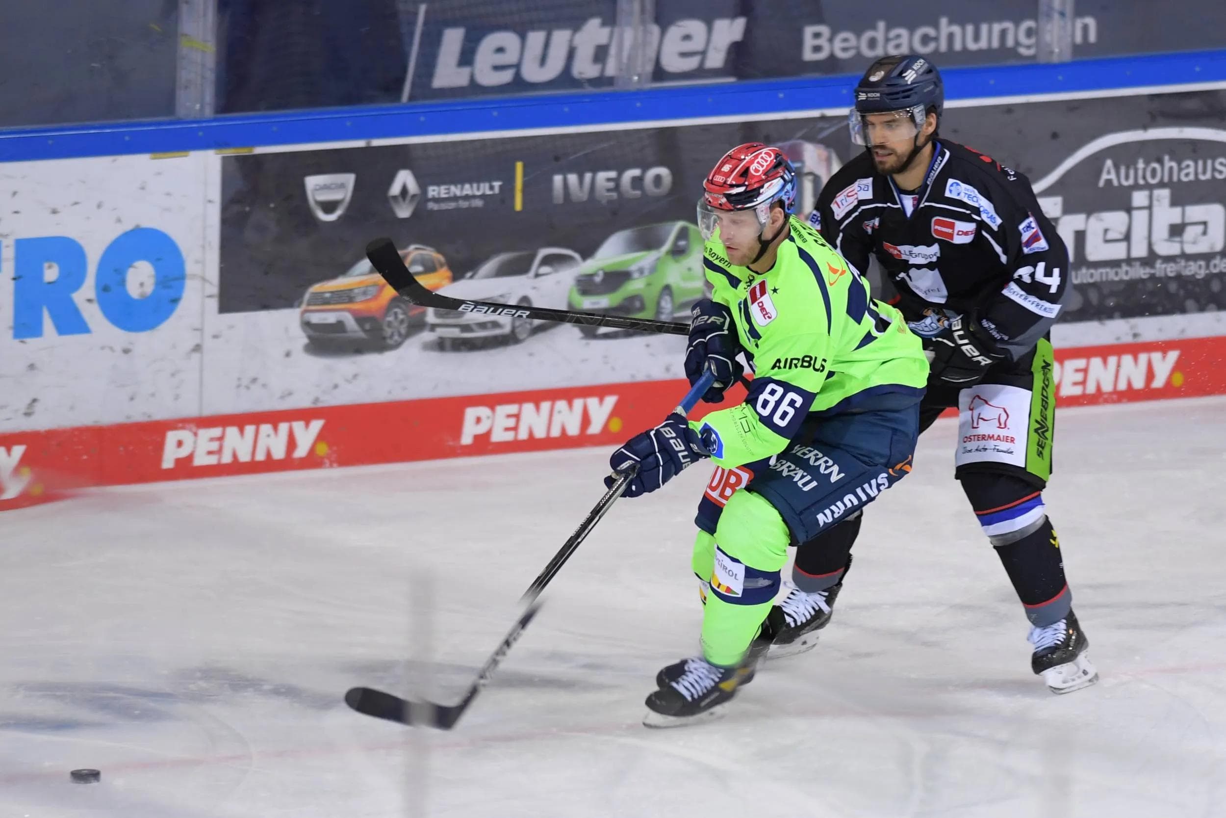 Diesmal konnten sich die Panther um Daniel Pietta gegen Straubing durchsetzen.
Foto: Johannes Traub/JT-Presse.de