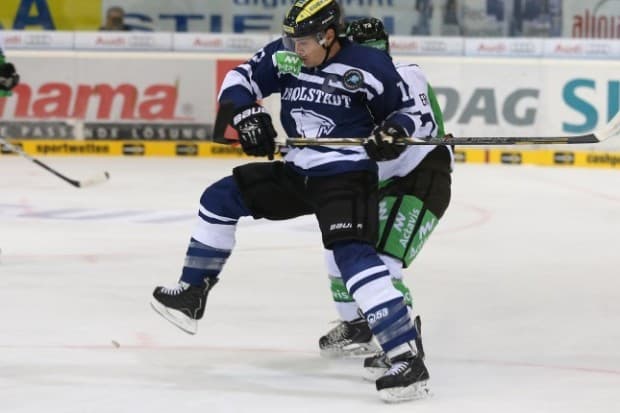 Tyler Bouck wurde zum Ersten Star der Partie gewählt. Foto: Stefan Bösl - www.kbumm.de