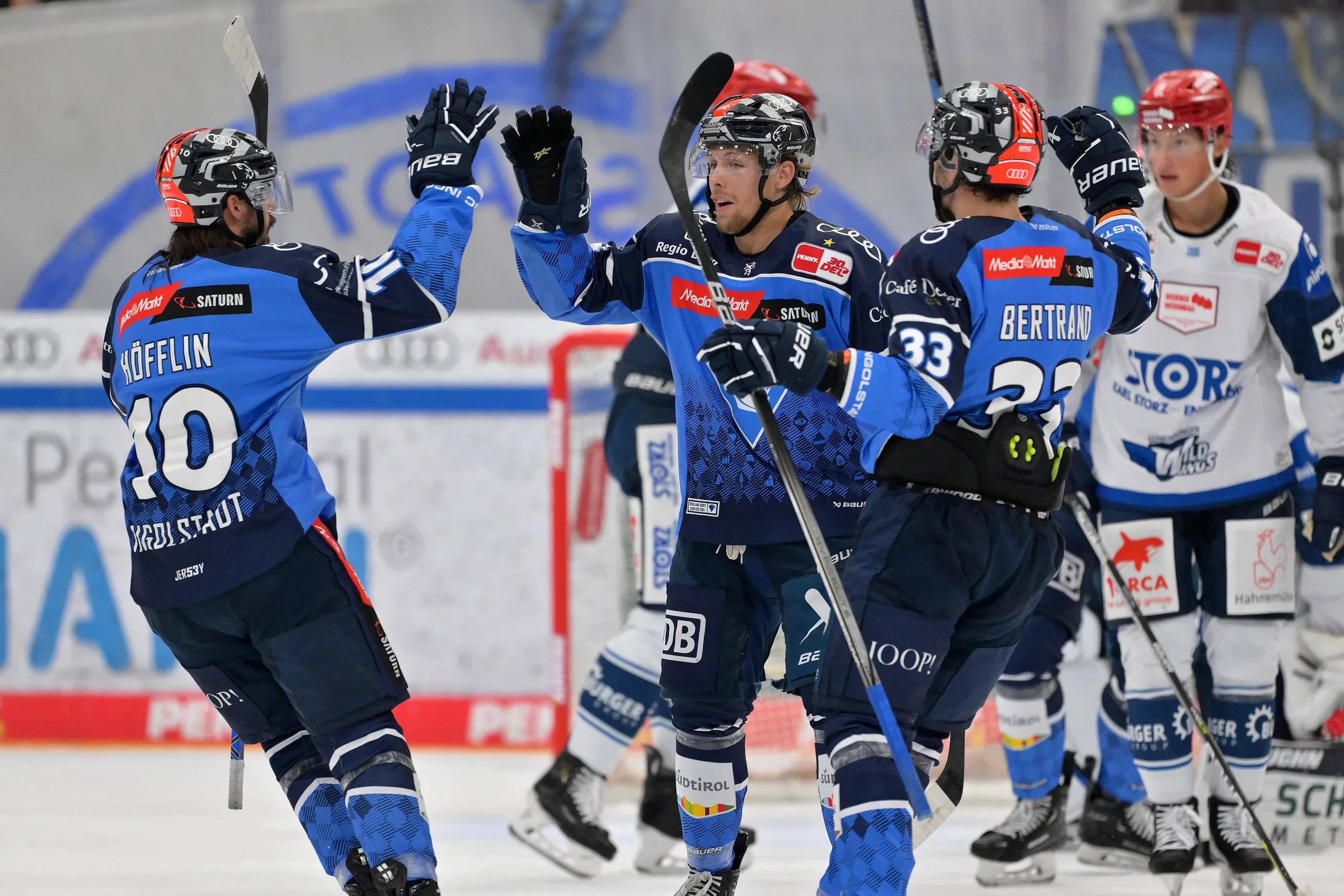 Gemeinsam zum ERC-Heimspiel. Sonntag Spezl-Ticket einlösen.
Foto: Johannes Traub/JT-Presse.de