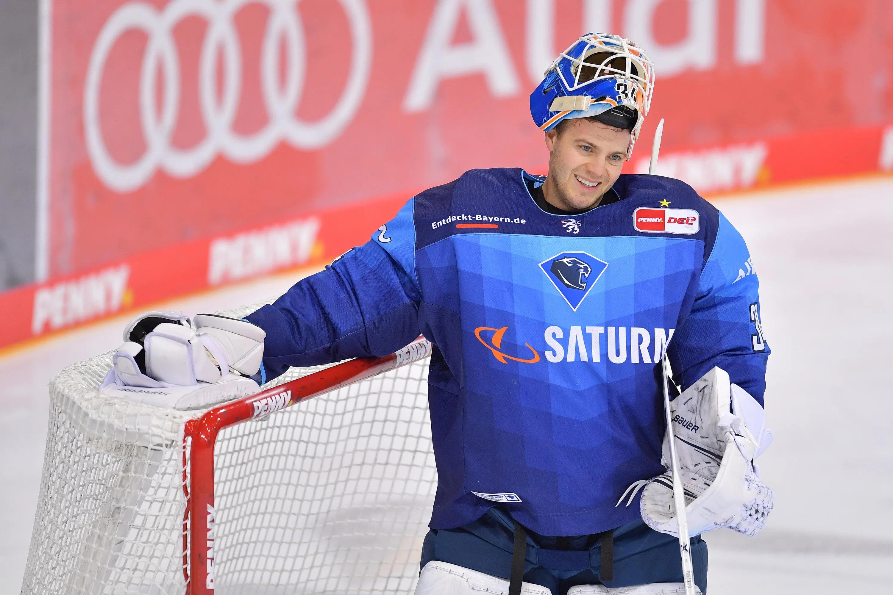 Nicht nur bei Michael Garteig, auch bei den Panthern ist die Freude über die Rückkehr des Goalies groß.
Foto: Johannes TRAUB / JT-Presse.de