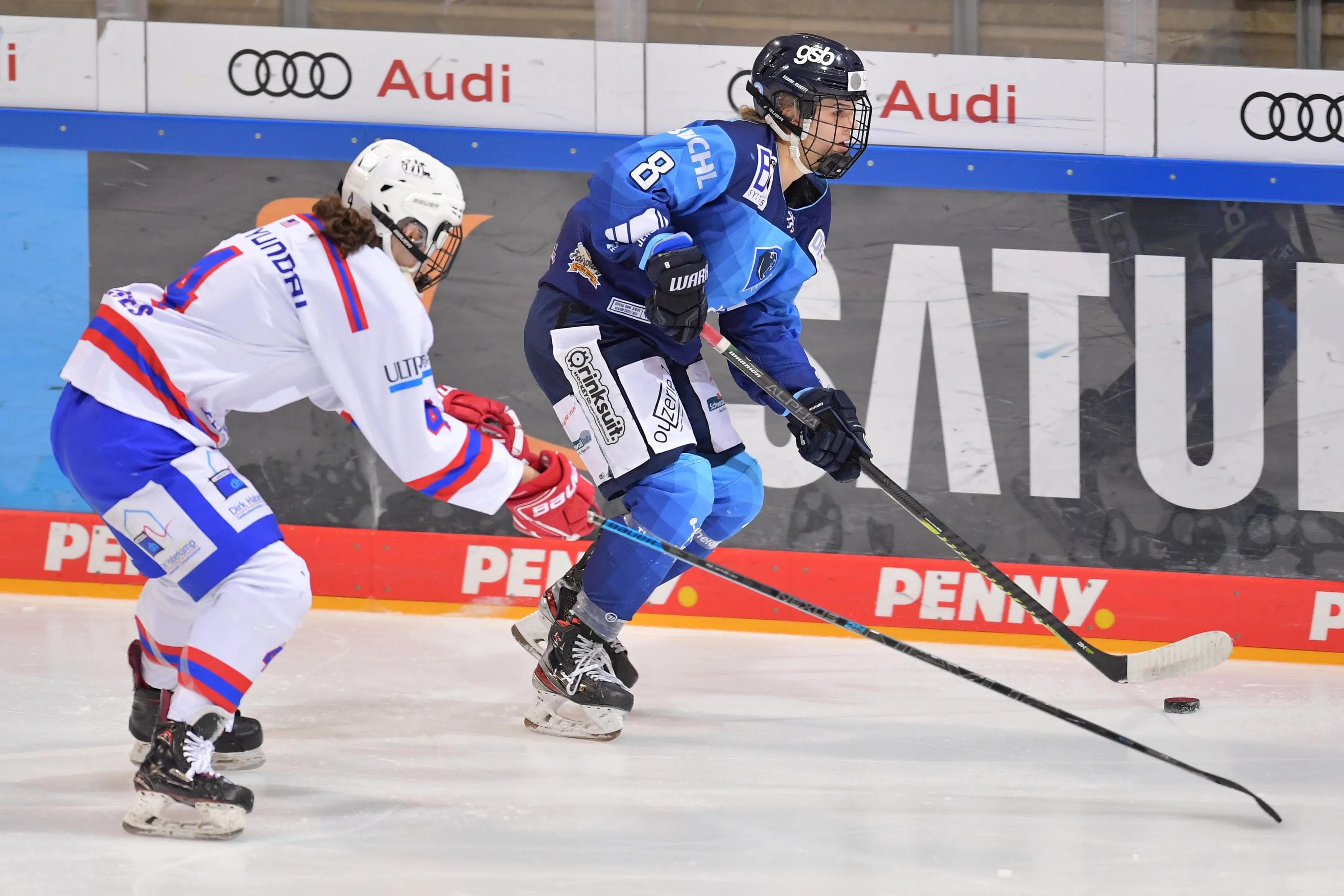 Die ERC-Frauen um Nationalspielerin Celina Haider wollen an diesem Wochenende den ersten Titel in der Geschichte der Pantherinnen holen.
Foto: Johannes Traub/JT-Presse.de