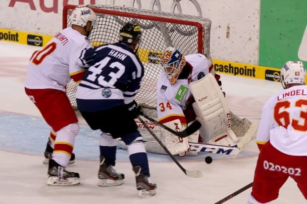 Derek Hahn erzielte die zwischenzeitliche 2:1 Führung. Foto: Jürgen Meyer