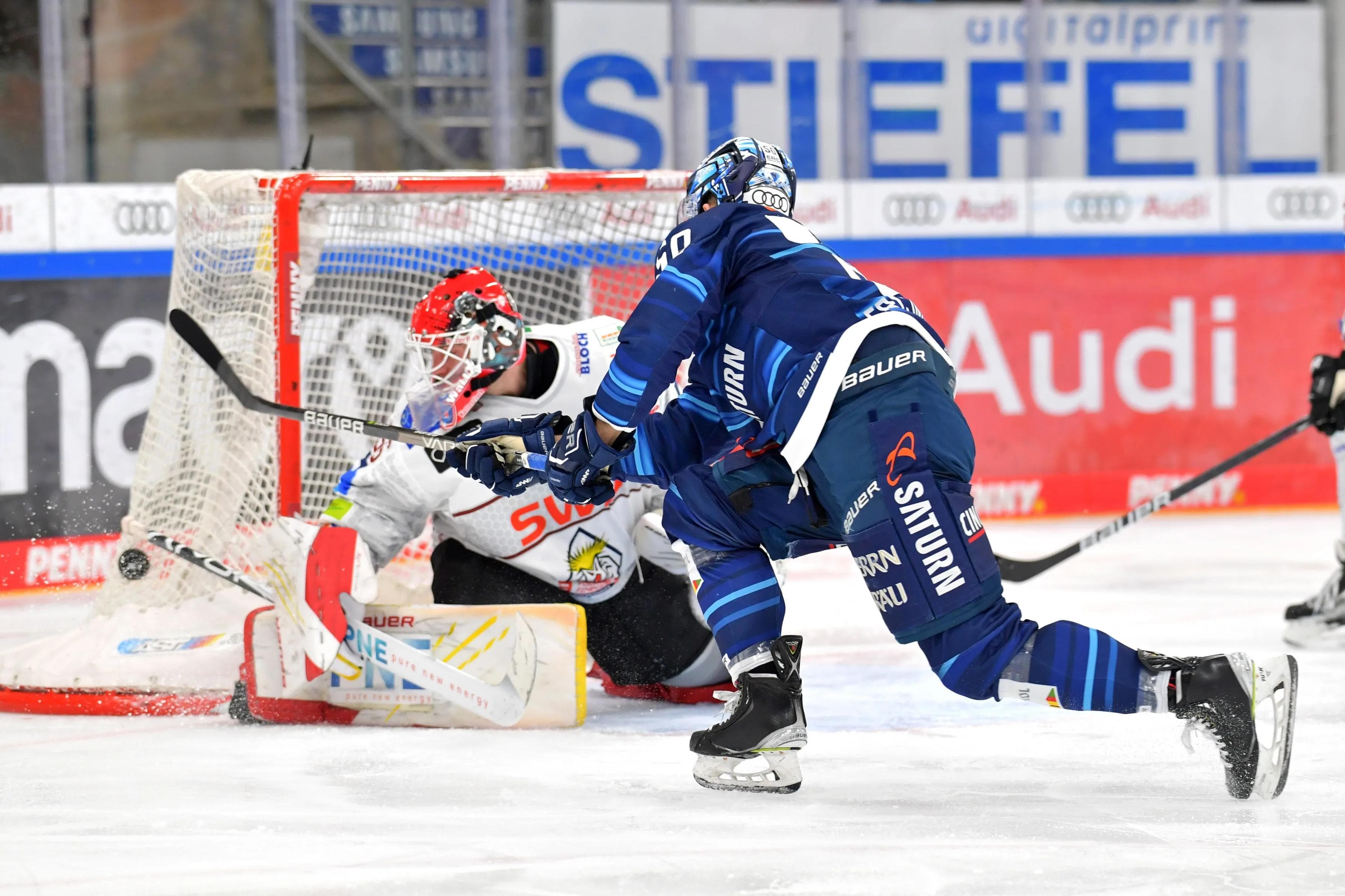 Tor und Heimsieg verfehlt. Die Panther unterliegen den Fischtown Pinguins Bremerhaven.
Foto: Johannes Traub/JT-Presse.de