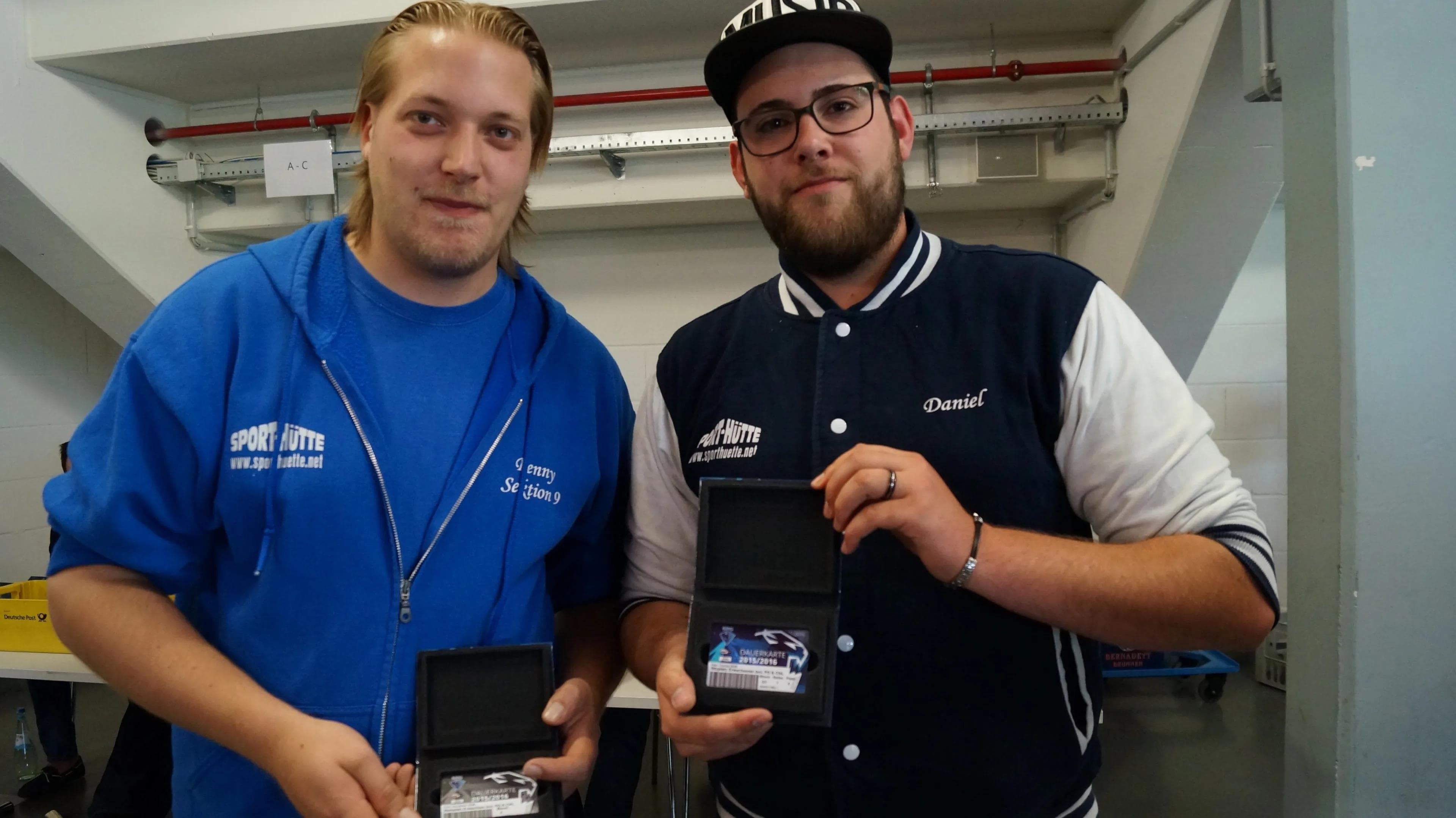 Brüder und im gleichen Fanclub sind diese beiden Fans. Foto: Martin Wimösterer