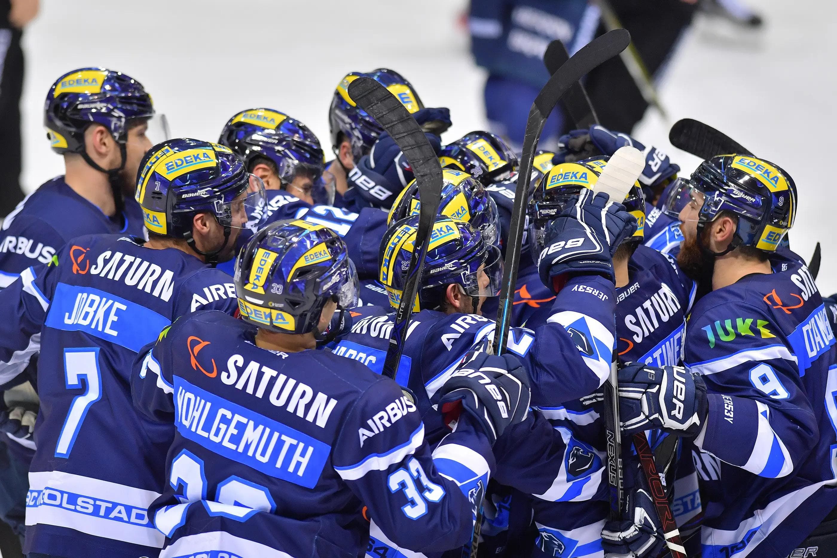 Tabellenführerbesieger! Die Panther drehen die Partie gegen Mannheim nach einem 0:3-Rückstand noch.
Foto: Johannes TRAUB / ST-Foto.de