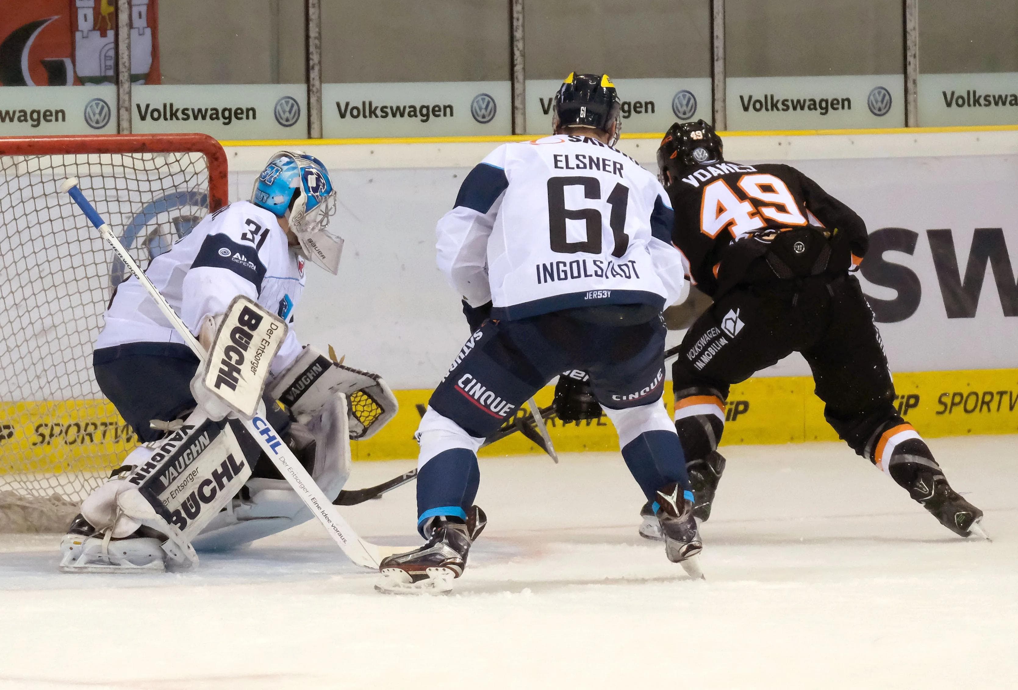 Marco Eisenhut (links) und sein Team spielte stark, gingen gegen Wolfsburg aber leer aus. Foto: Grizzlys Wolfsburg via City Press
