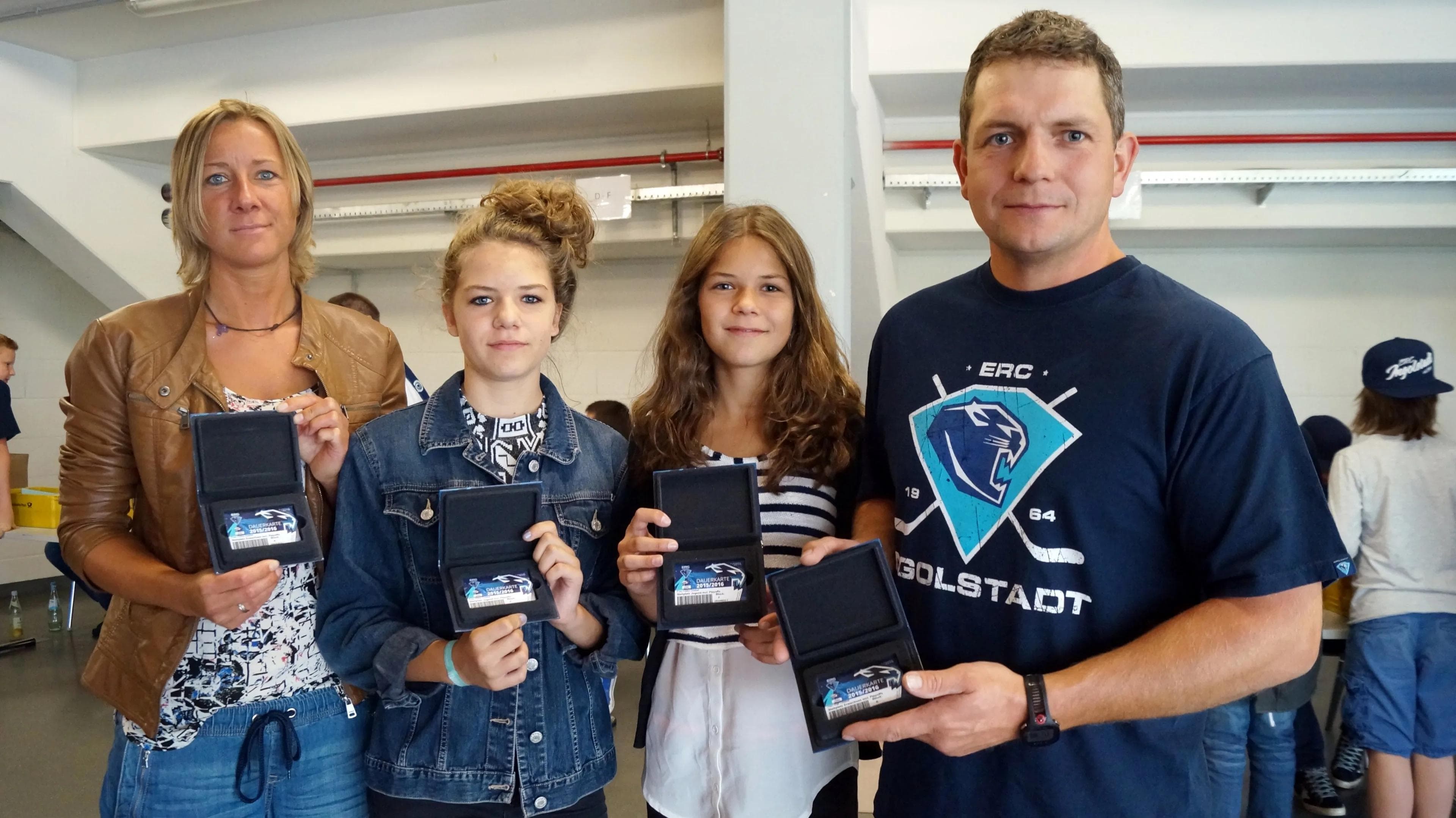 Eine nette Familie mit einem tollen Hobby - dem ERC. Foto: Martin Wimösterer