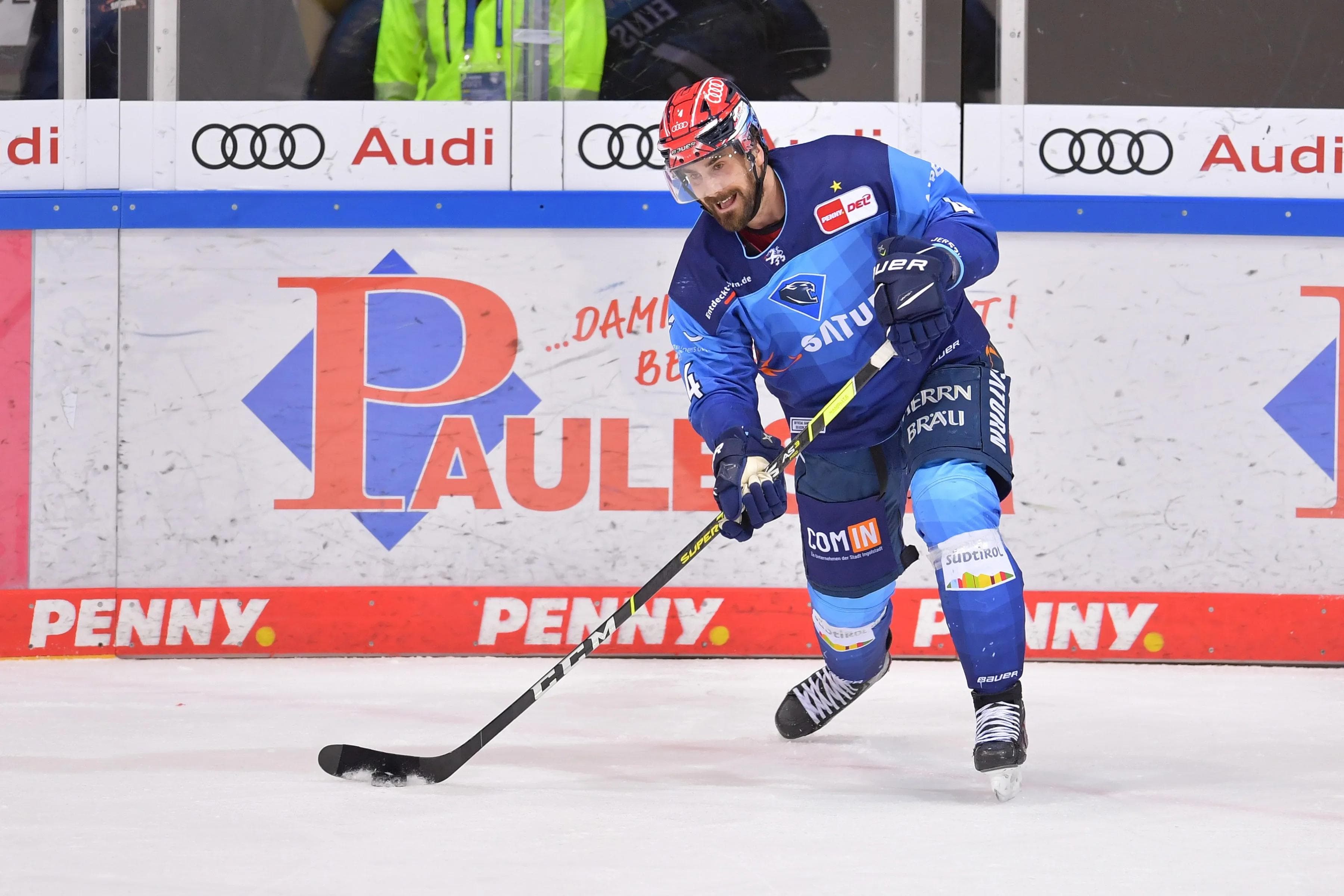 Unter anderem das Heimtrikot von Morgan Ellis steht zur Auktion.
Foto: Johannes Traub/JT-Presse.de