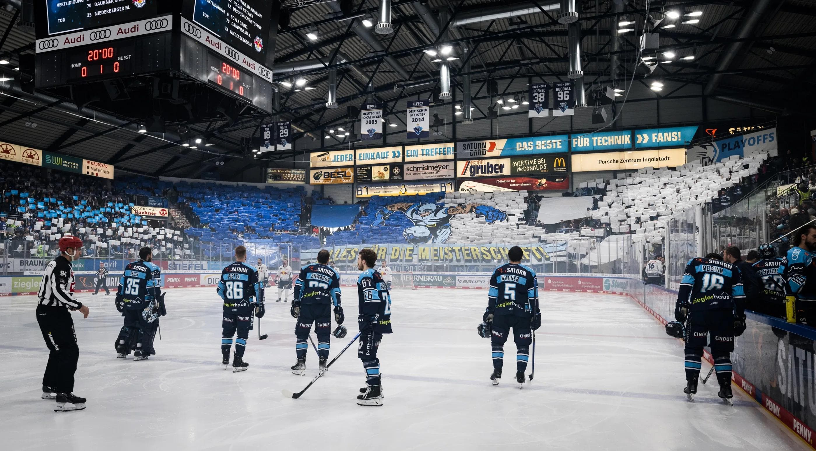 Grandiose Stimmung und fantastische Choreos. Die Fans der Panther geben in den Playoffs alles.
Foto: City-Press