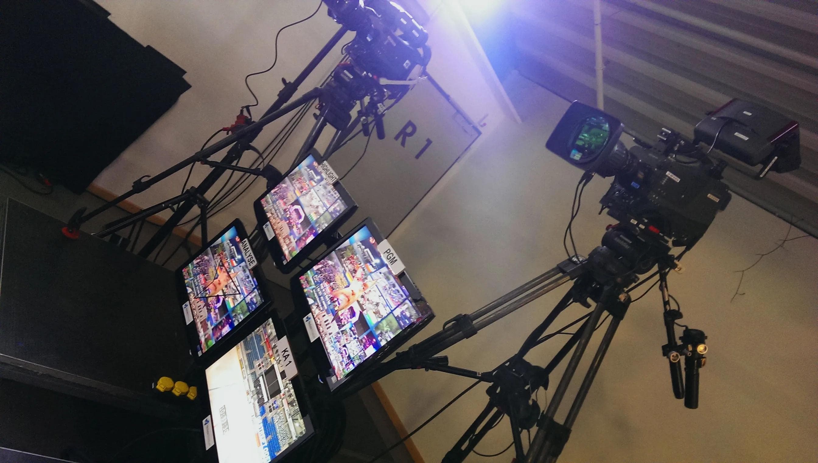 Bestens vorbereitet: ServusTV übertragt auch dieses Halbfinale live und in voller Länge - ab 14:10 bei der SERVUS HOCKEY NIGHT...