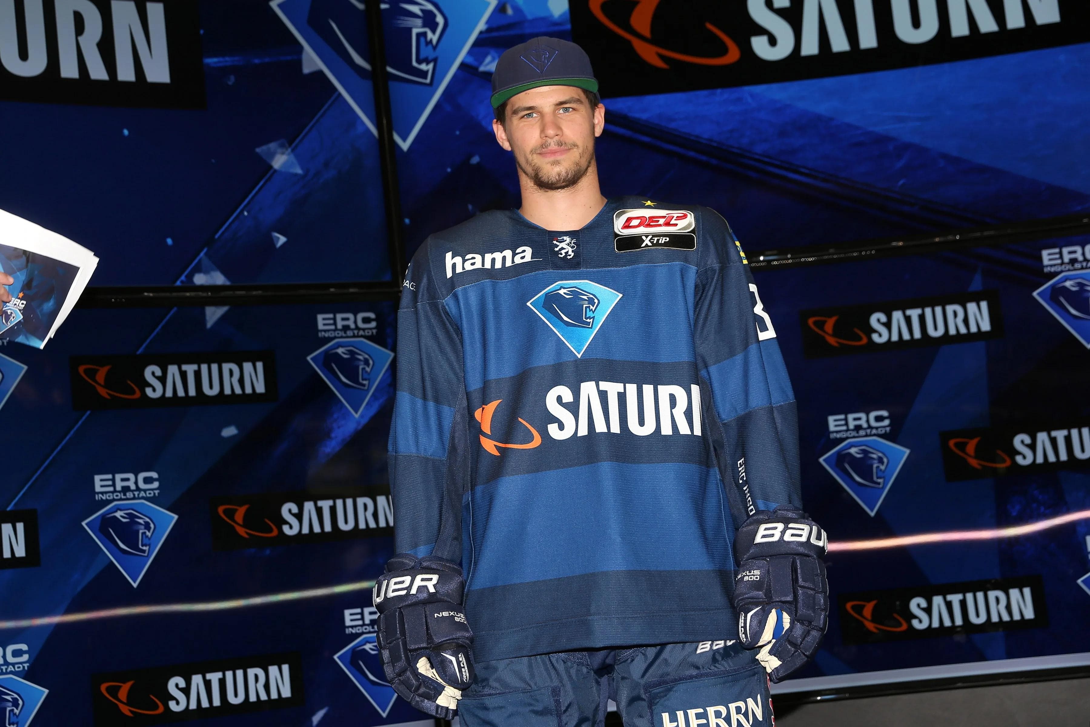 Wer Benedikt Kohl & Co. in diesem Trikot sehen will, muss ein Ticket für die Heimspiele des ERC Ingolstadt kaufen. Diese gibt es ab 17. August im Vorverkauf.. (Foto: Bösl)