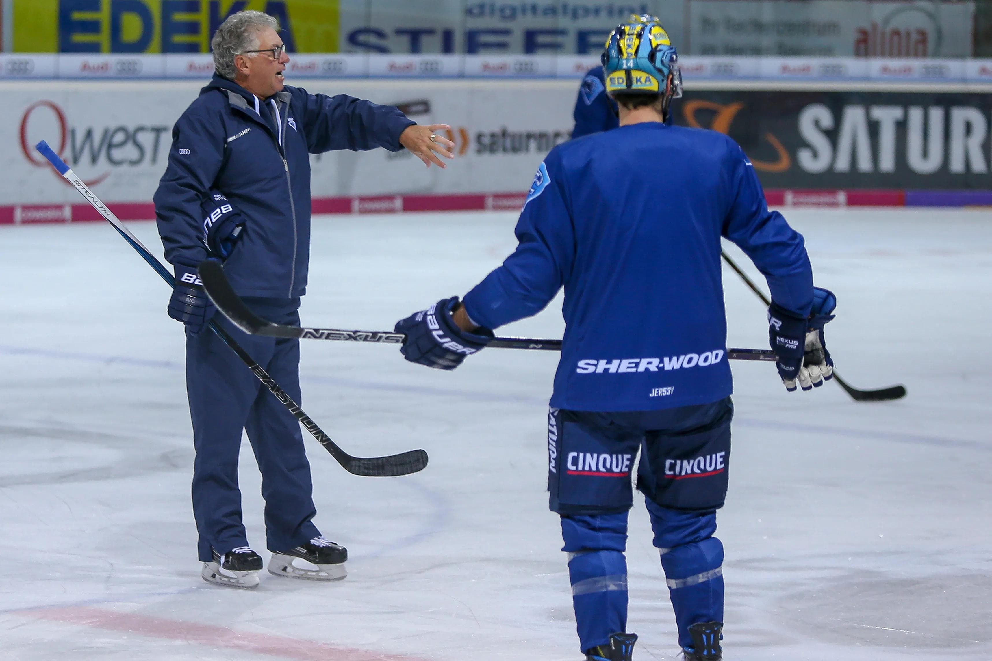 Morgen gibt der neue Panthertrainer seine Premiere. Foto: Meyer Jürgen / kbumm.de