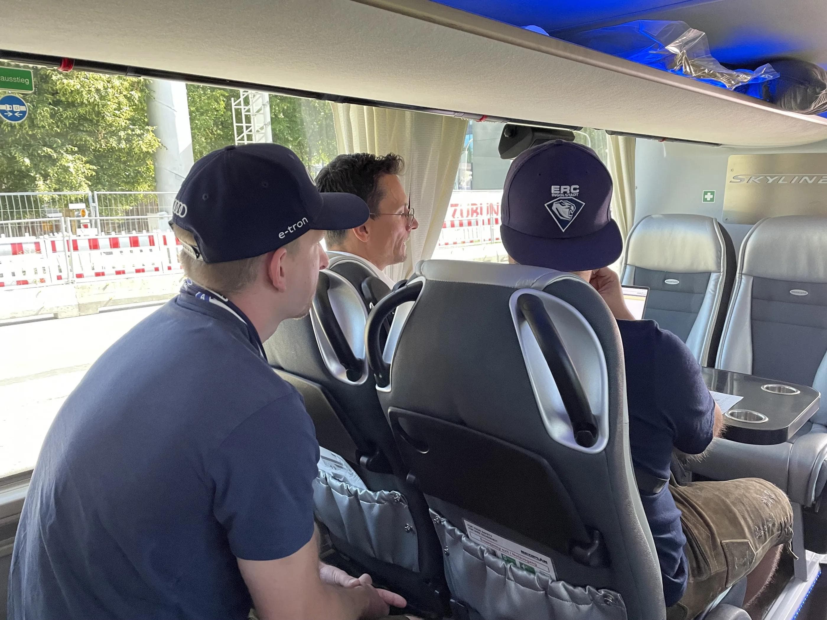 Dauerkarten-Gewinnspiel: Mitfahrt im Teambus zum Auswärtsspiel
