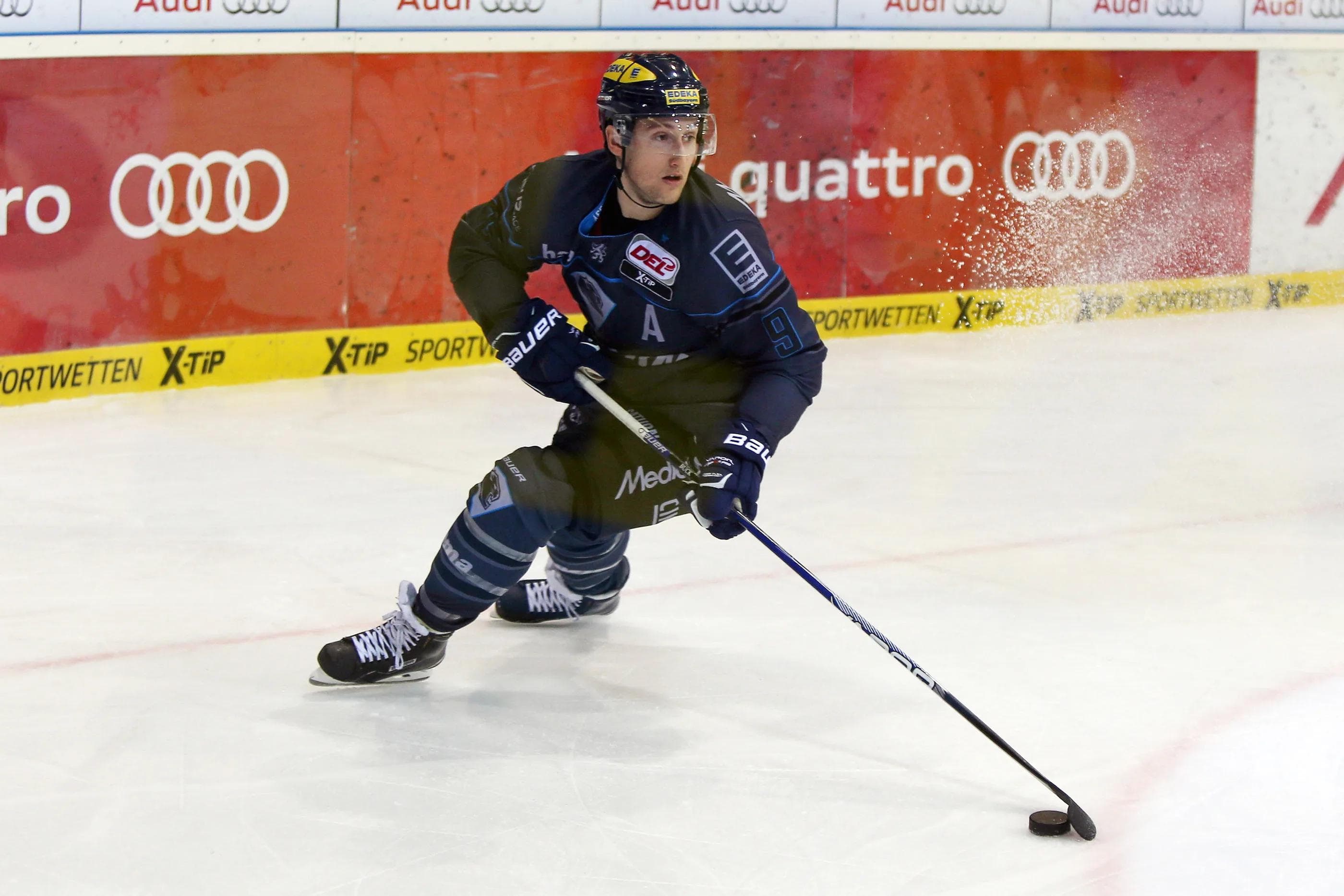 Mit seinem Tempo ist Brandon Buck eine echte Waffe im Angriff. Foto: Jürgen Meyer / kbumm.de