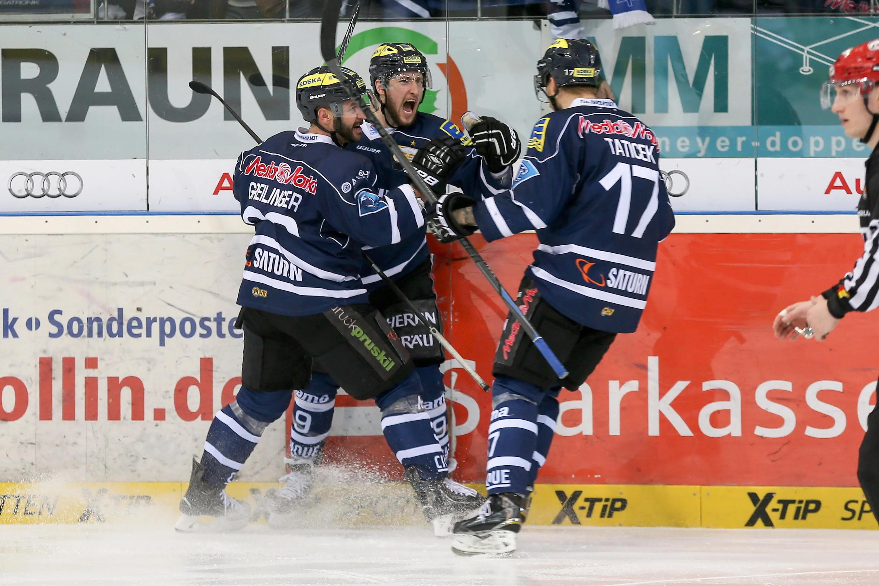 Zurück als Trio (von links): Thomas Greilinger, Brandon Buck und Petr Taticek spielen wie im Archivbild wieder zusammen. Foto: Bösl / kbumm.de