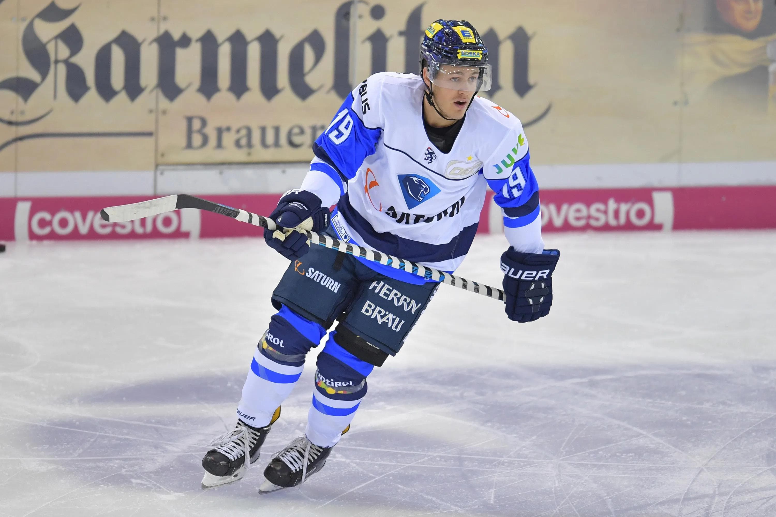 Tyler Kelleher unmittelbar vor seinem ersten Spiel für den ERC Ingolstadt. Foto: ST-Foto.de / Johannes Traub