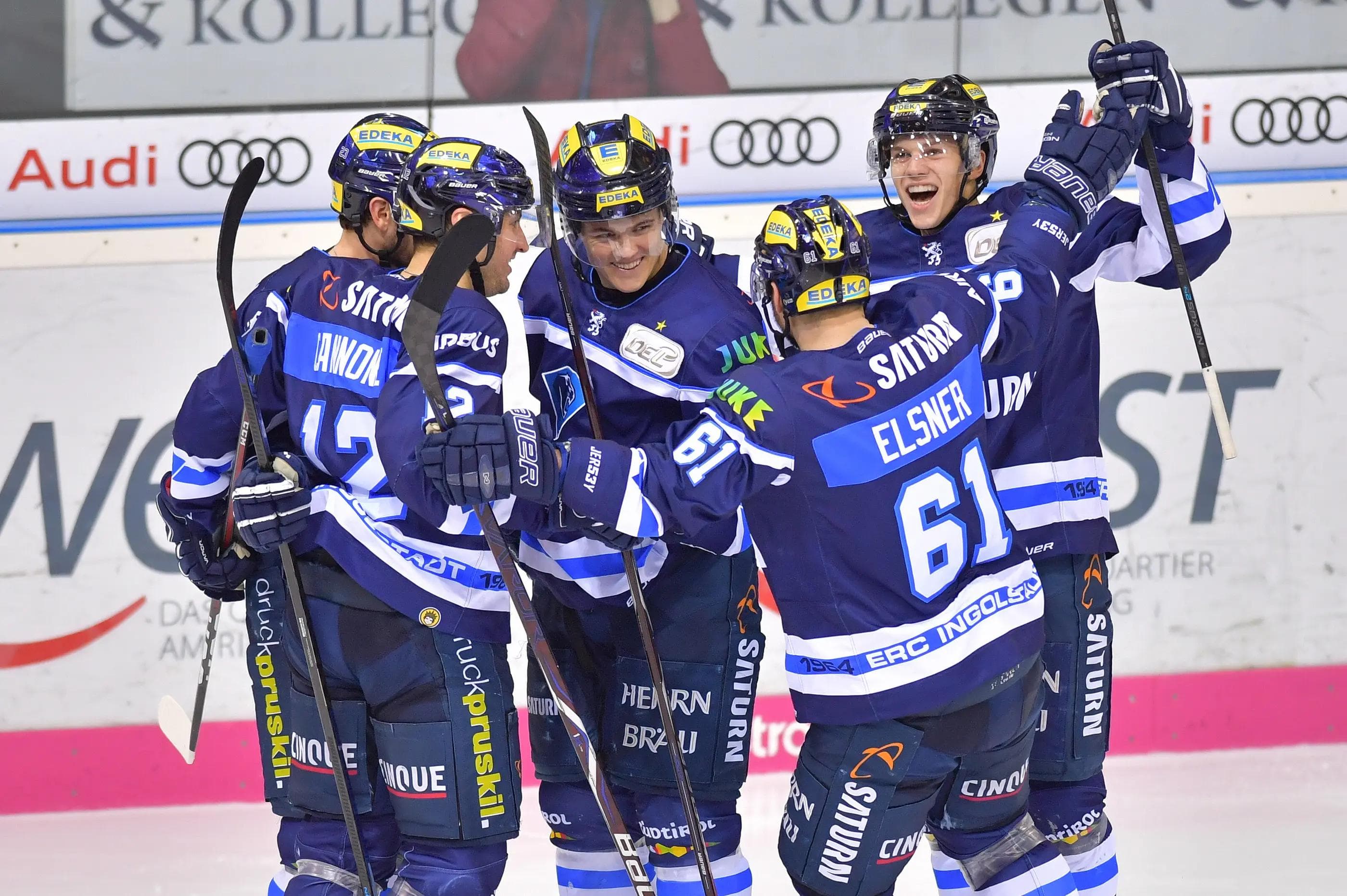 Jubel beim ERC - seien Sie auch in der kommenden Saison in der Saturn-Arena dabei.
Foto: Johannes TRAUB / ST-Foto.de