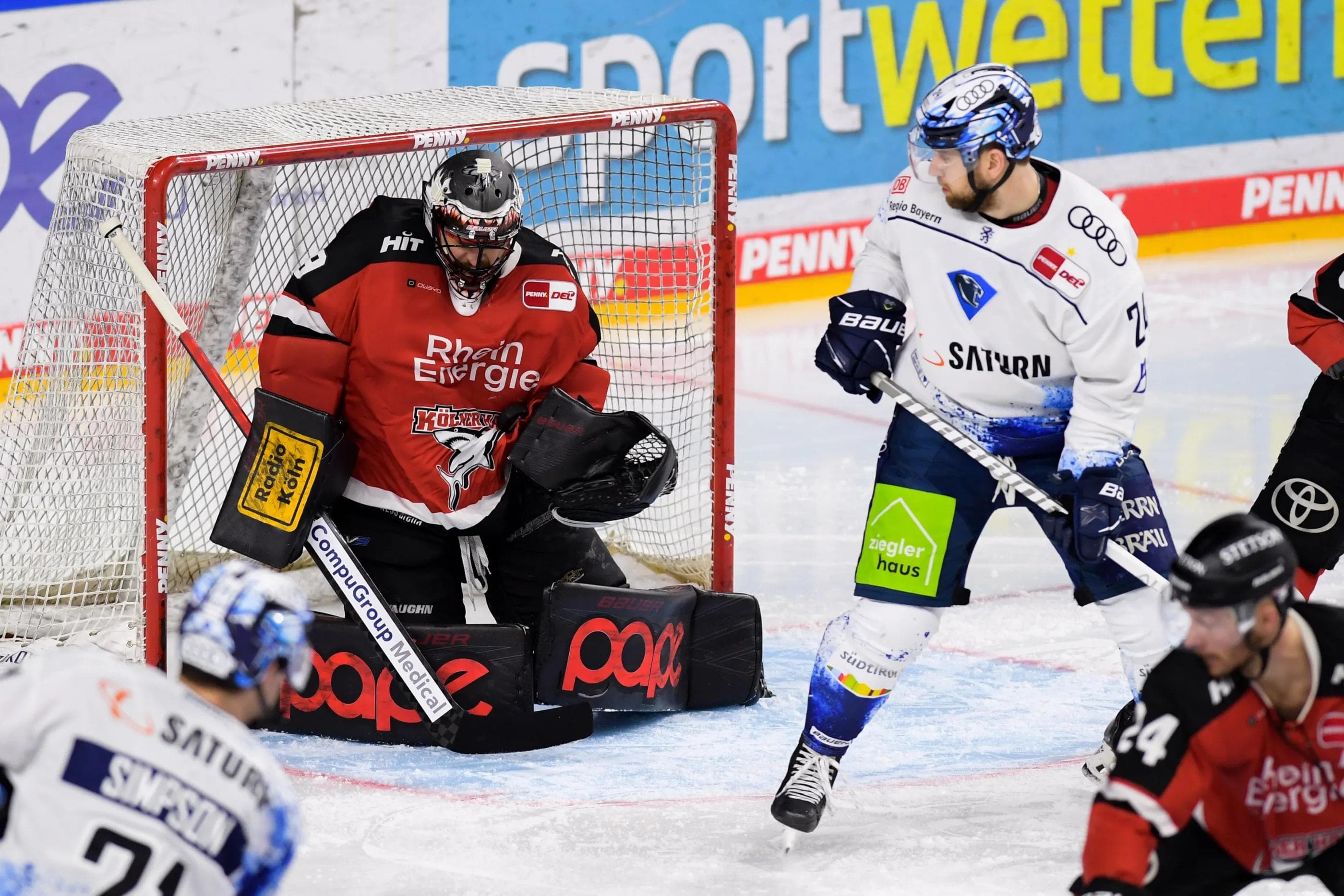 Ein torarmes Duell lieferten sich Haie und Panther.
Foto: DEL-Photosharing