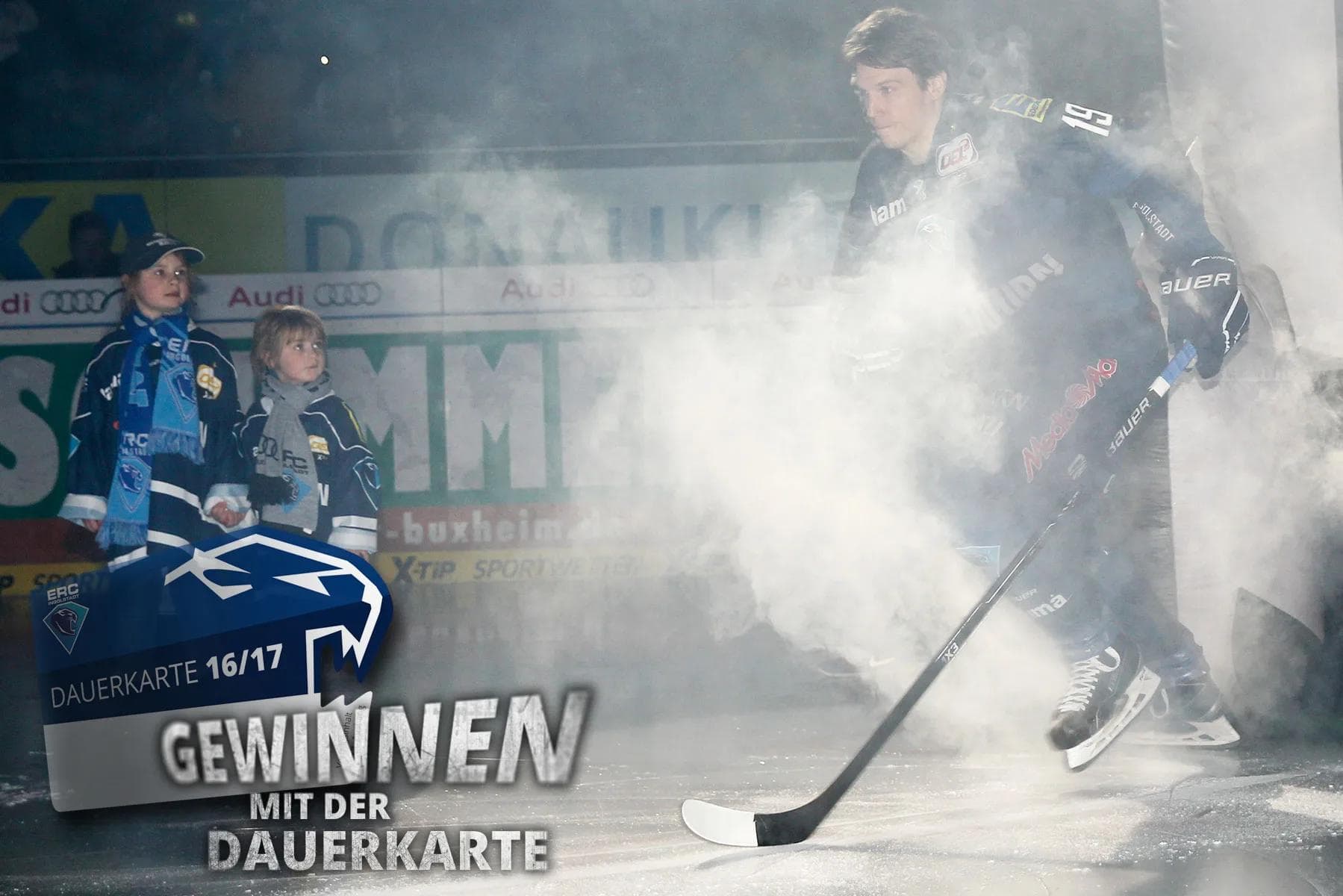 Sei Einlaufkind bei einem Spiel des ERC in der Deutschen Eishockey Liga und erlebe die Spieler hautnah, wenn sie aufs Feld fahren (für unter 12-Jährige).