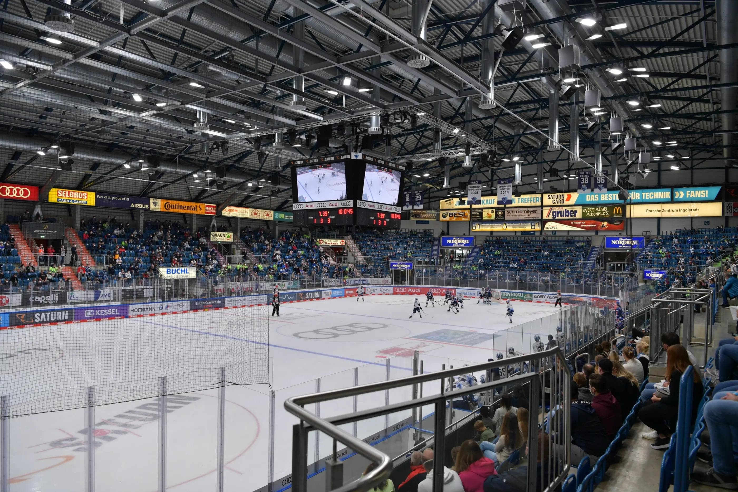 Endlich waren wieder Fans in der SATURN-Arena.
Foto: Johannes Traub/JT-Presse.de