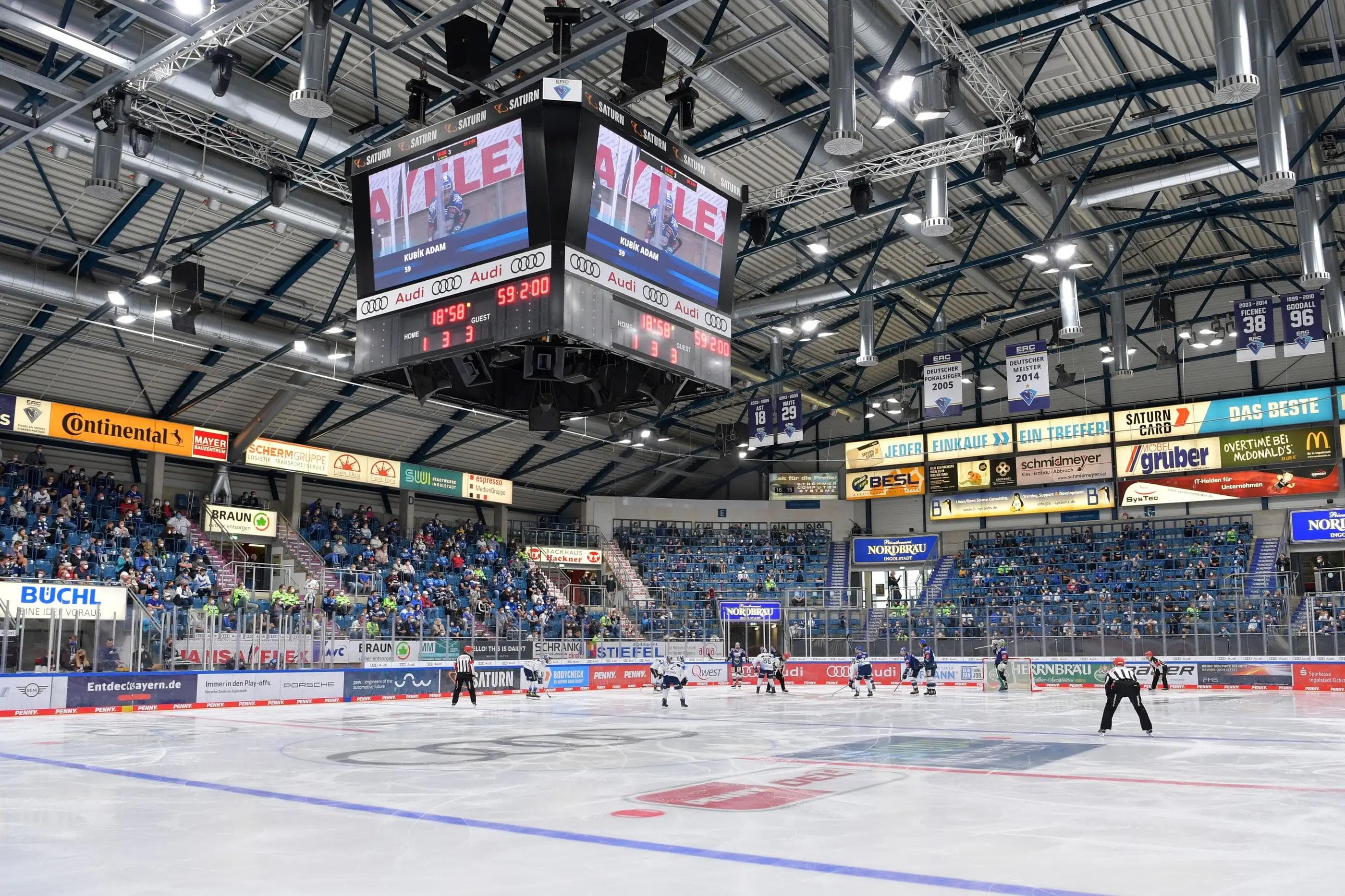 Zuschauerbeschränkungen gelten ab sofort wieder in der SATURN-Arena.
Foto: Johannes Traub/JT-Presse.de