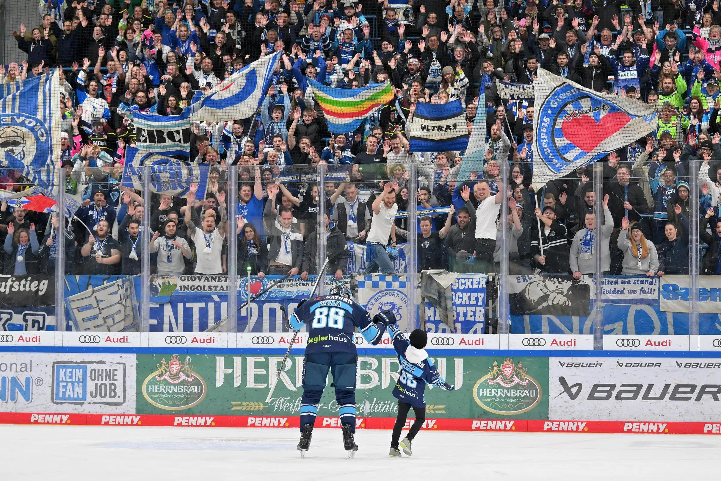 Beim letzten Heimspiel vor Weihnachten soll nochmals miteinander gefeiert werden.
Foto: Johannes Traub/JT-Presse.de