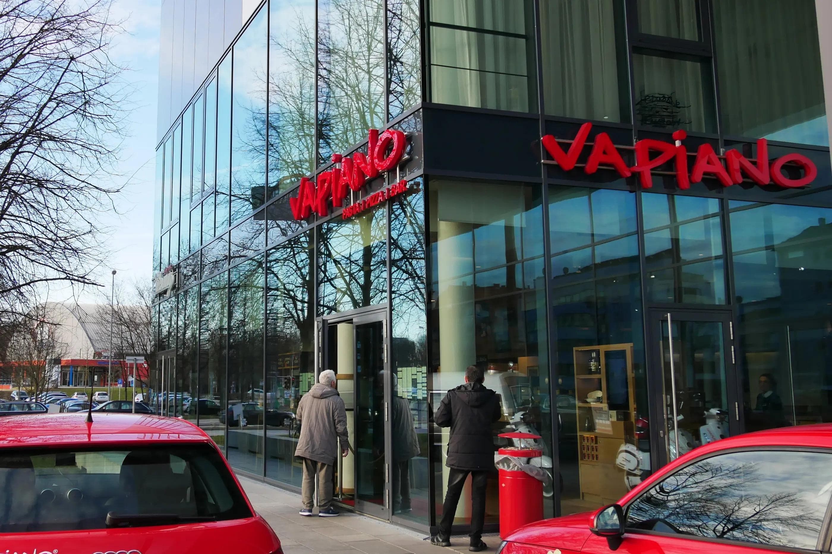 Nur vor dem Mittwochsheimspiel: Gegen Vorlage der gültigen Eintrittskarte zum ERC-Spiel erhalten Sie im Vapiano zum Hauptgericht ein Nordbräu Helles gratis. Foto: Wimösterer