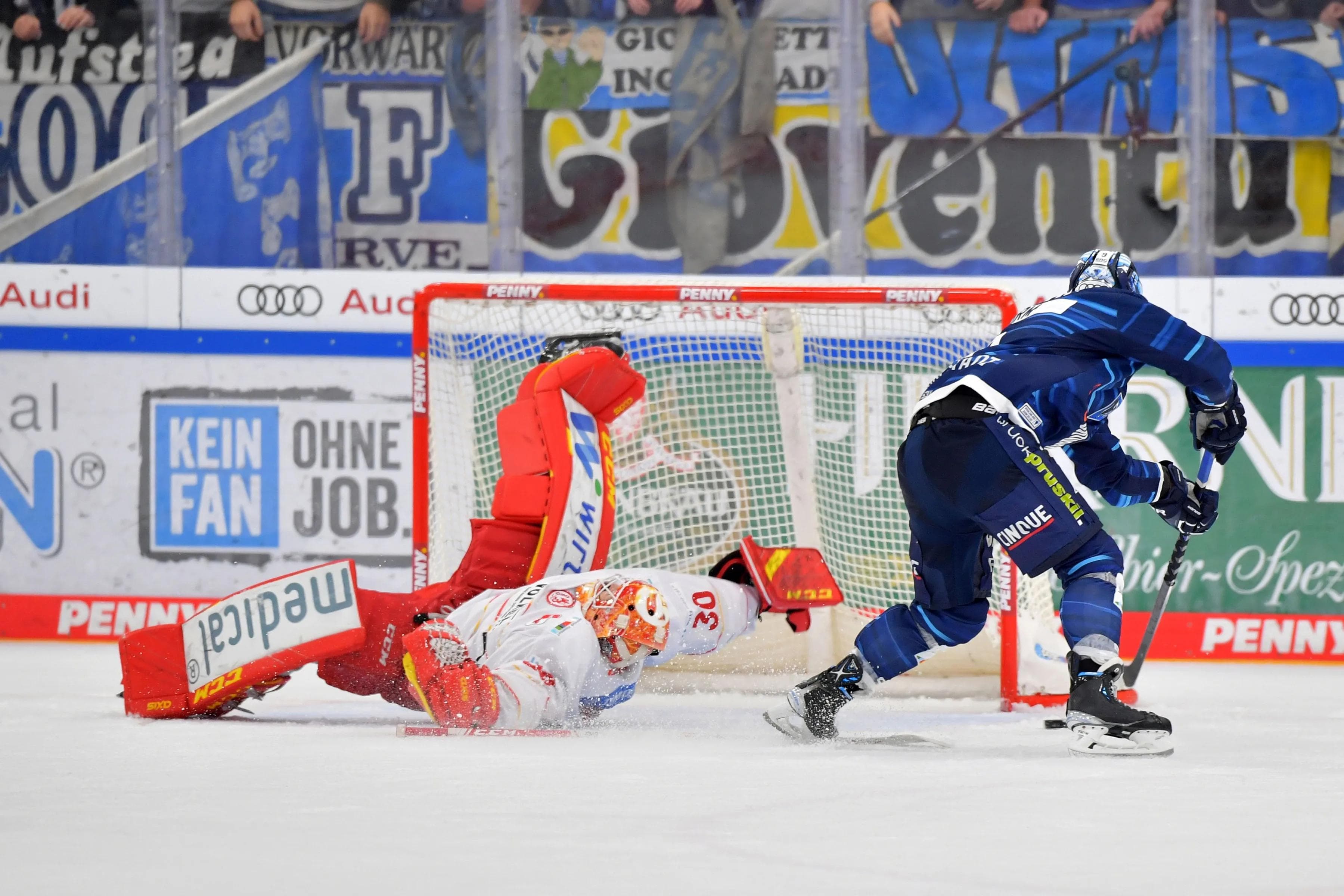 Frederik Storm sorgte im ersten Heimspiel der Saison gegen die DEG mit seinem Tor für einen emotionalen Comeback-Sieg.
Foto: Johannes Traub/JT-Presse.de