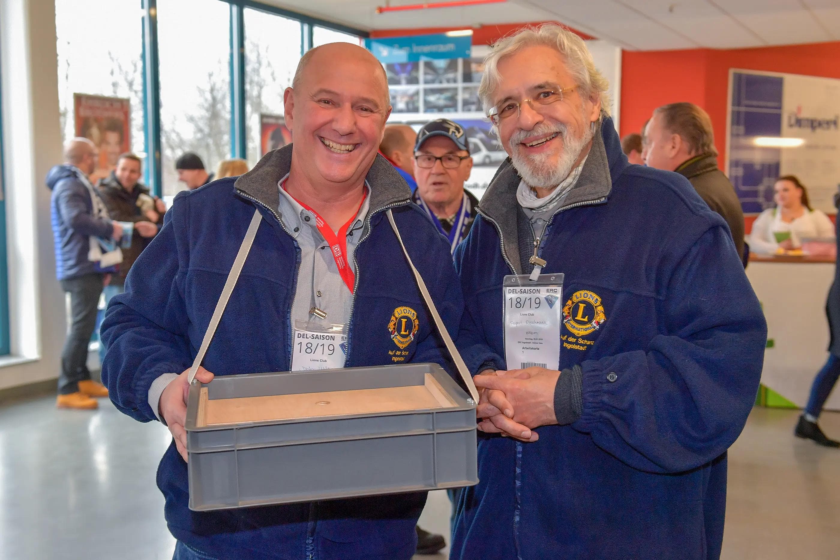 Die alljährliche Tombola des Lions Club fand wieder großen Anklang.
Foto: Johannes TRAUB / ST-Foto.de