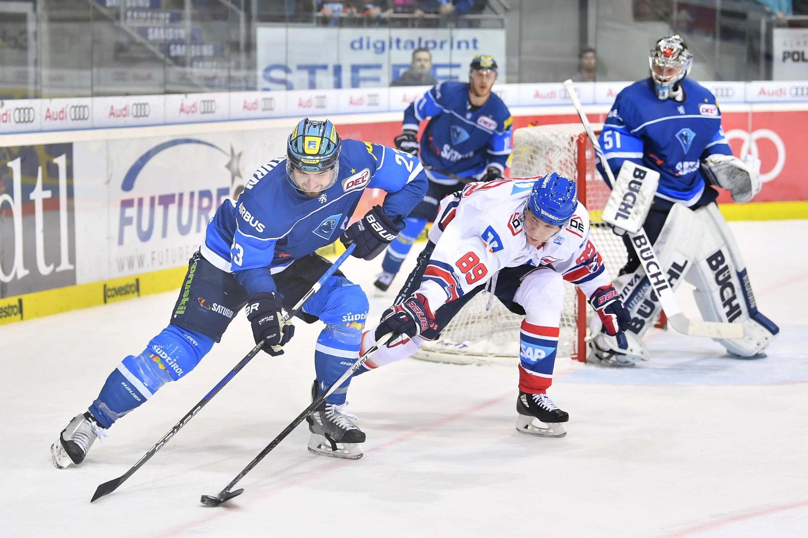 Chancen hüben wie drüben und Playoff-Eishockey - am Ende unterlagen die Panther knapp. Foto: ST-Foto.de / Johannes Traub