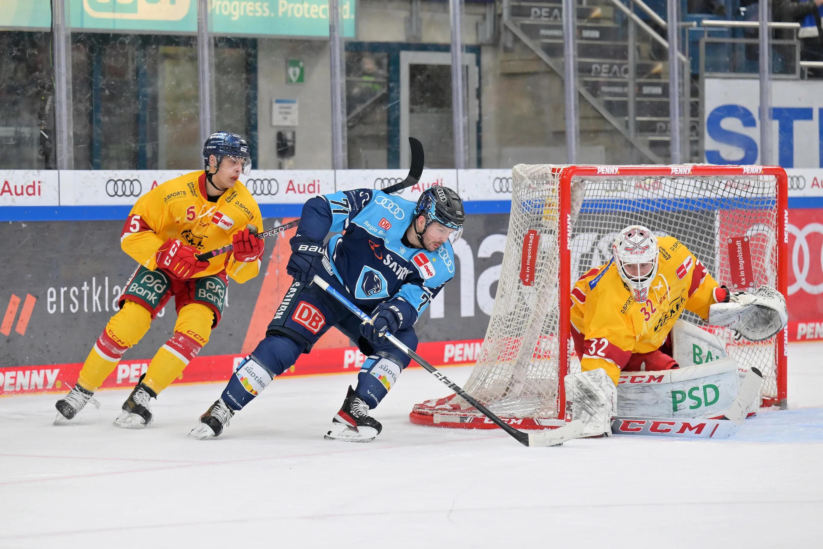 Justin Feser und die Panther treffen ab Mittwoch im Playoff-Viertelfinale auf die Düsseldorfer EG.
Foto: Johannes Traub/JT-Presse.de