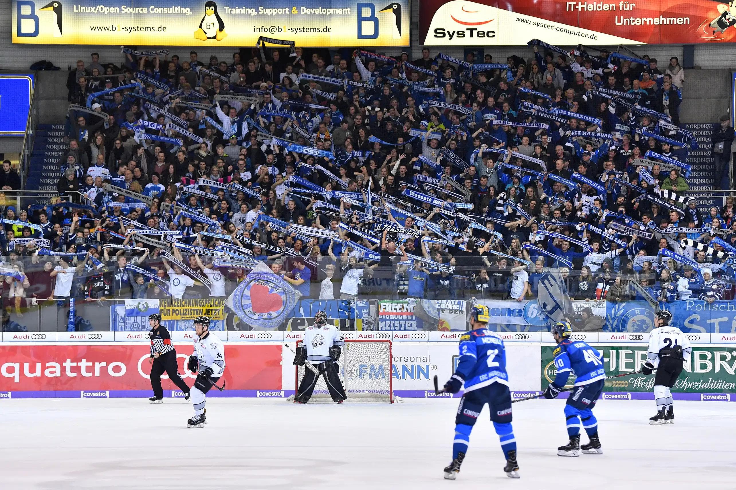 Auf und neben dem Eis wird am Sonntag einiges geboten sein...

Foto: ST-Foto.de / Johannes Traub