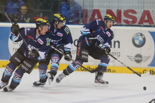 Volle Kraft voraus: Die Panther wollen die Punkte heute in der Saturn Arena behalten. Foto: Bösl - www.kbumm.de